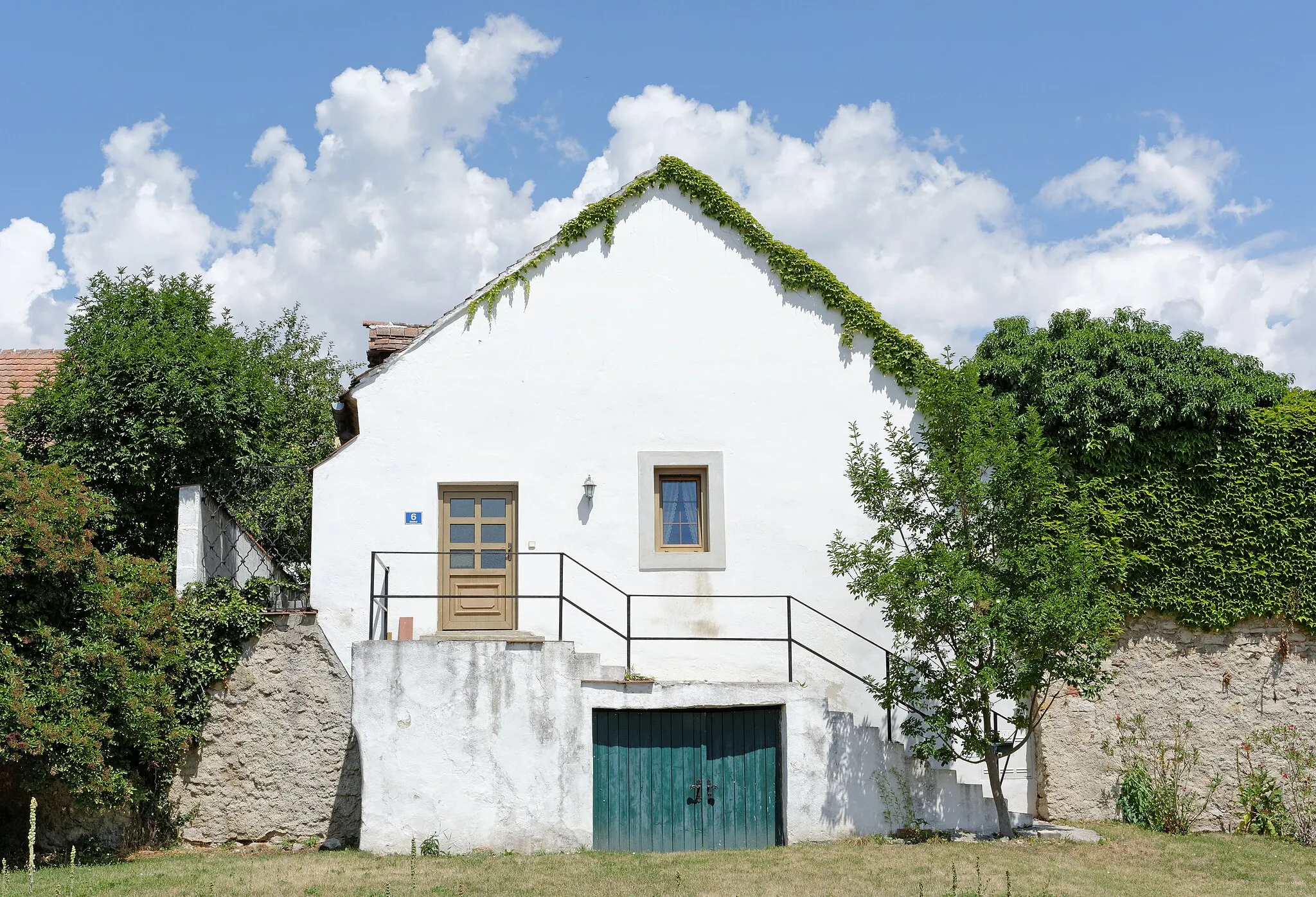Photo showing: Residential building in Großhöflein, Burgenland, Austria
