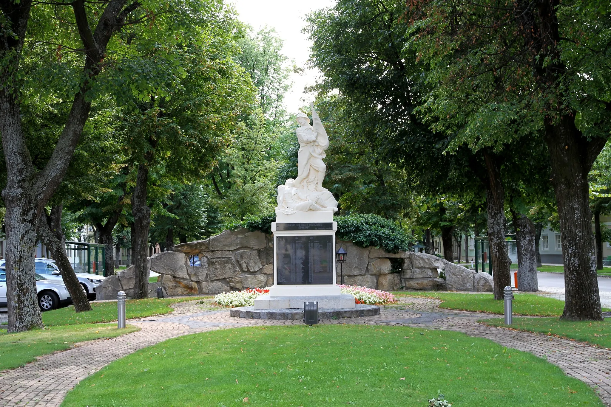 Photo showing: Das Soldatendenkmal der burgenländischen Gemeinde Halbturn.