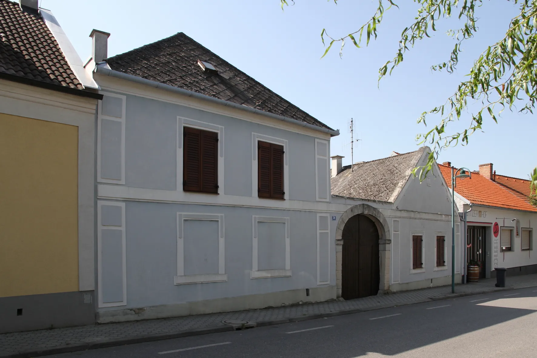 Photo showing: Das ehemalige Bauernhaus an der Untere Hauptstraße 28 in der burgenländischen Marktgemeinde Jois.