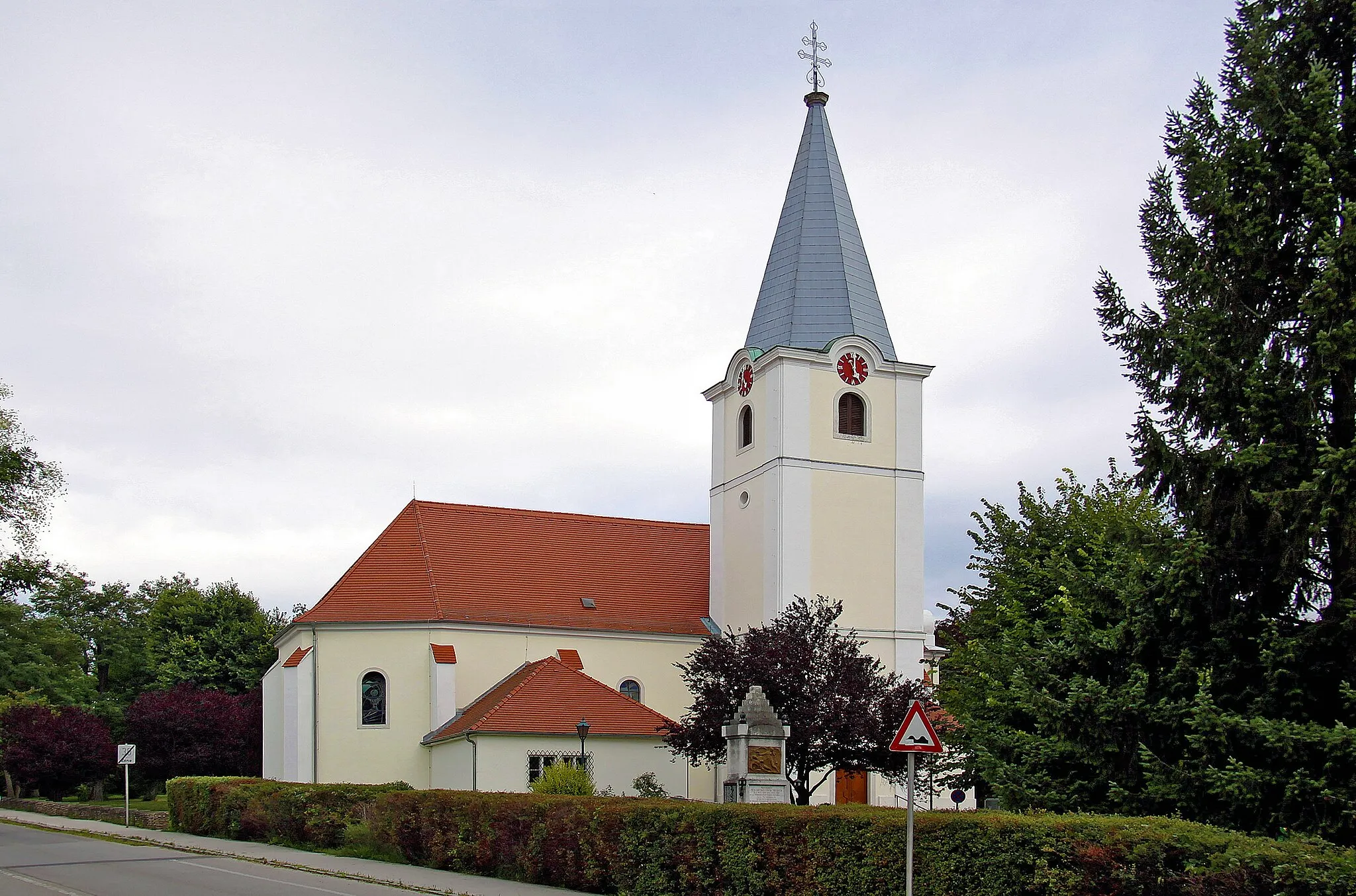 Photo showing: Parish church „Mariae Geburt“ - Neudörfl