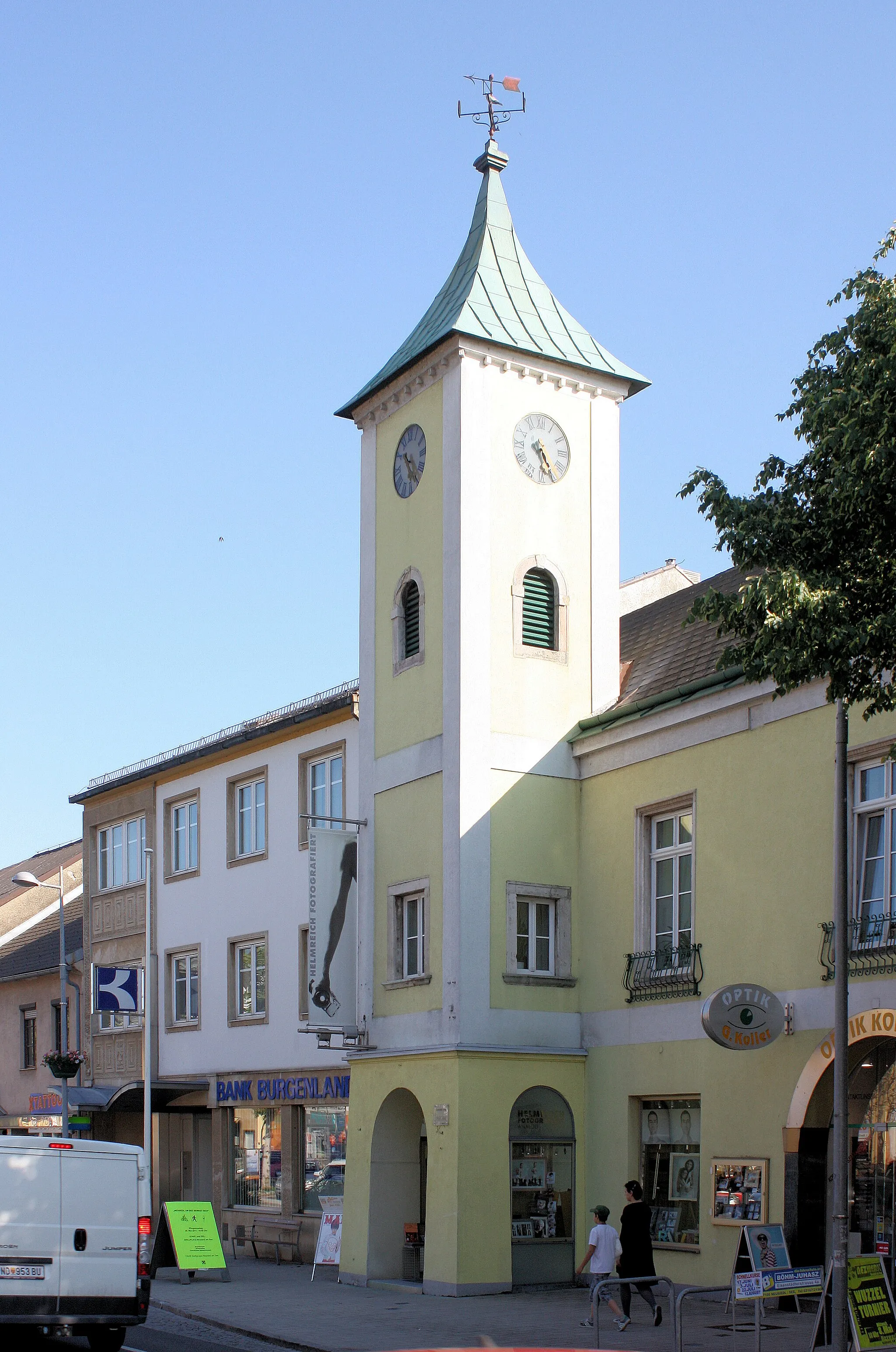 Photo showing: Neusiedl am See, the house 30 Hauptplatz