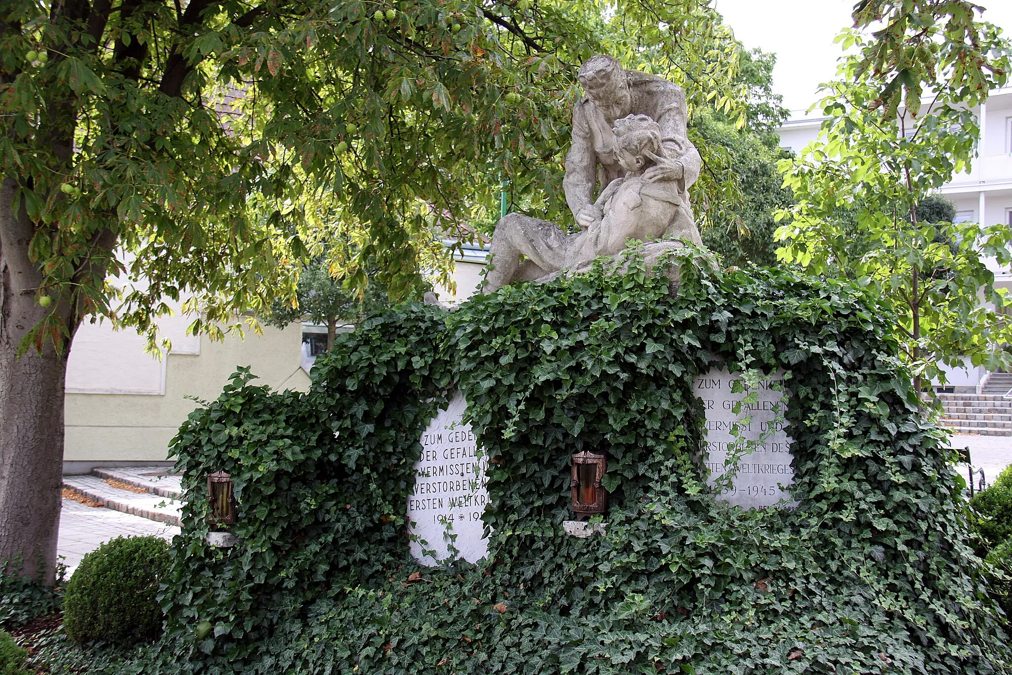 Photo showing: Kriegsopferdenkmal in Pöttsching.