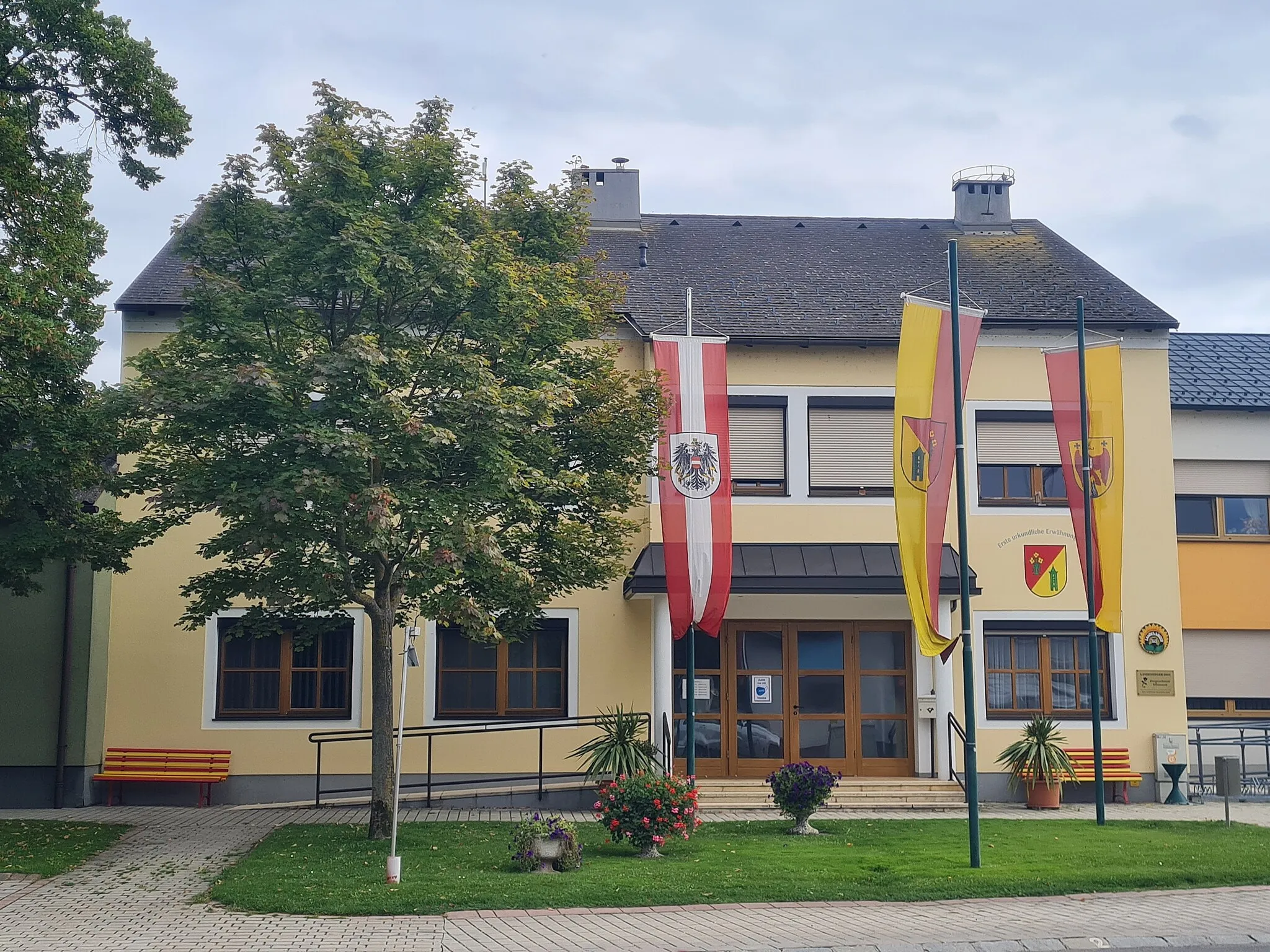 Photo showing: Das Bild zeigt das Gemeindeamt in Wallern im Burgenland vom 19.09.2021