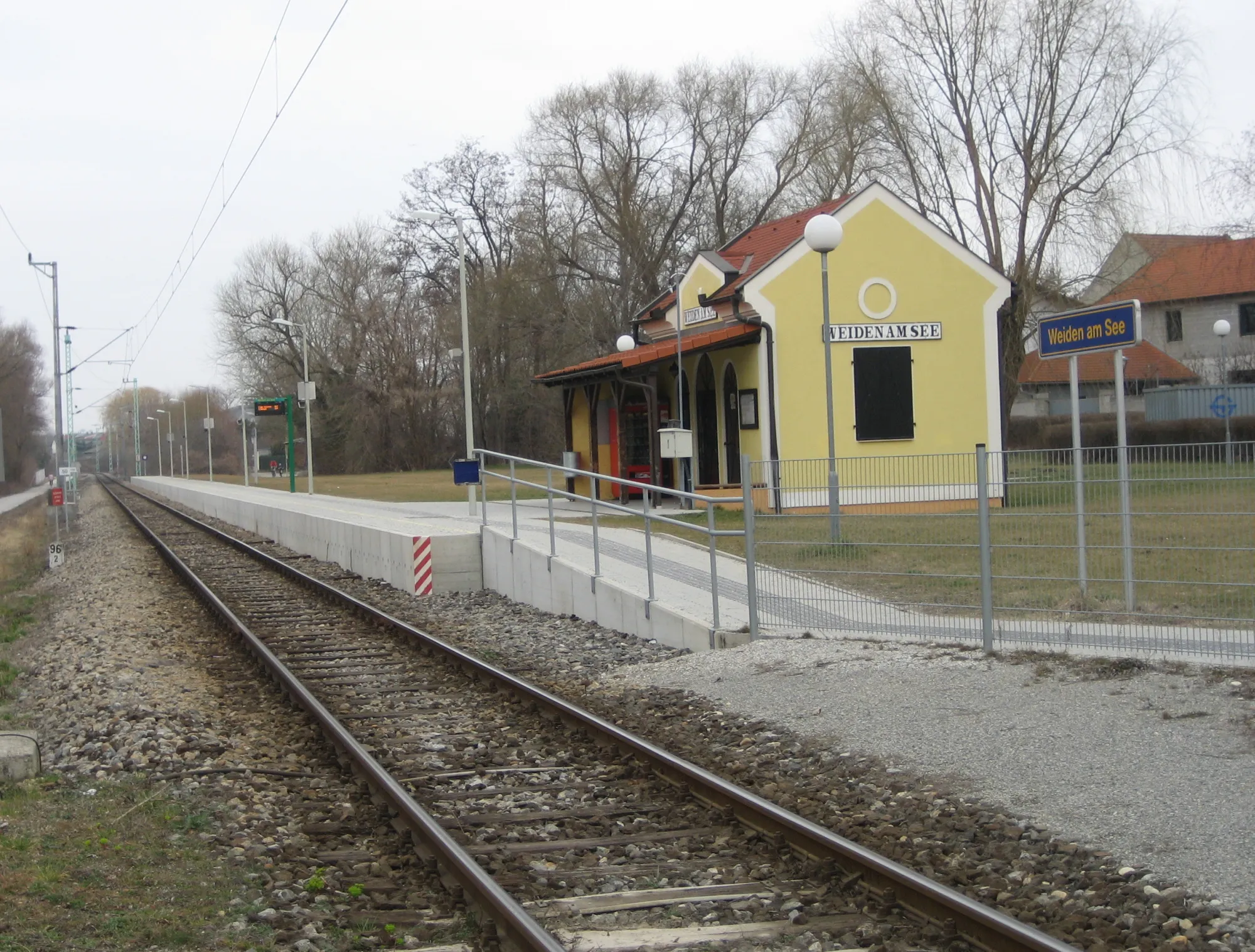 Photo showing: Train station Weiden am See in Burgenland
