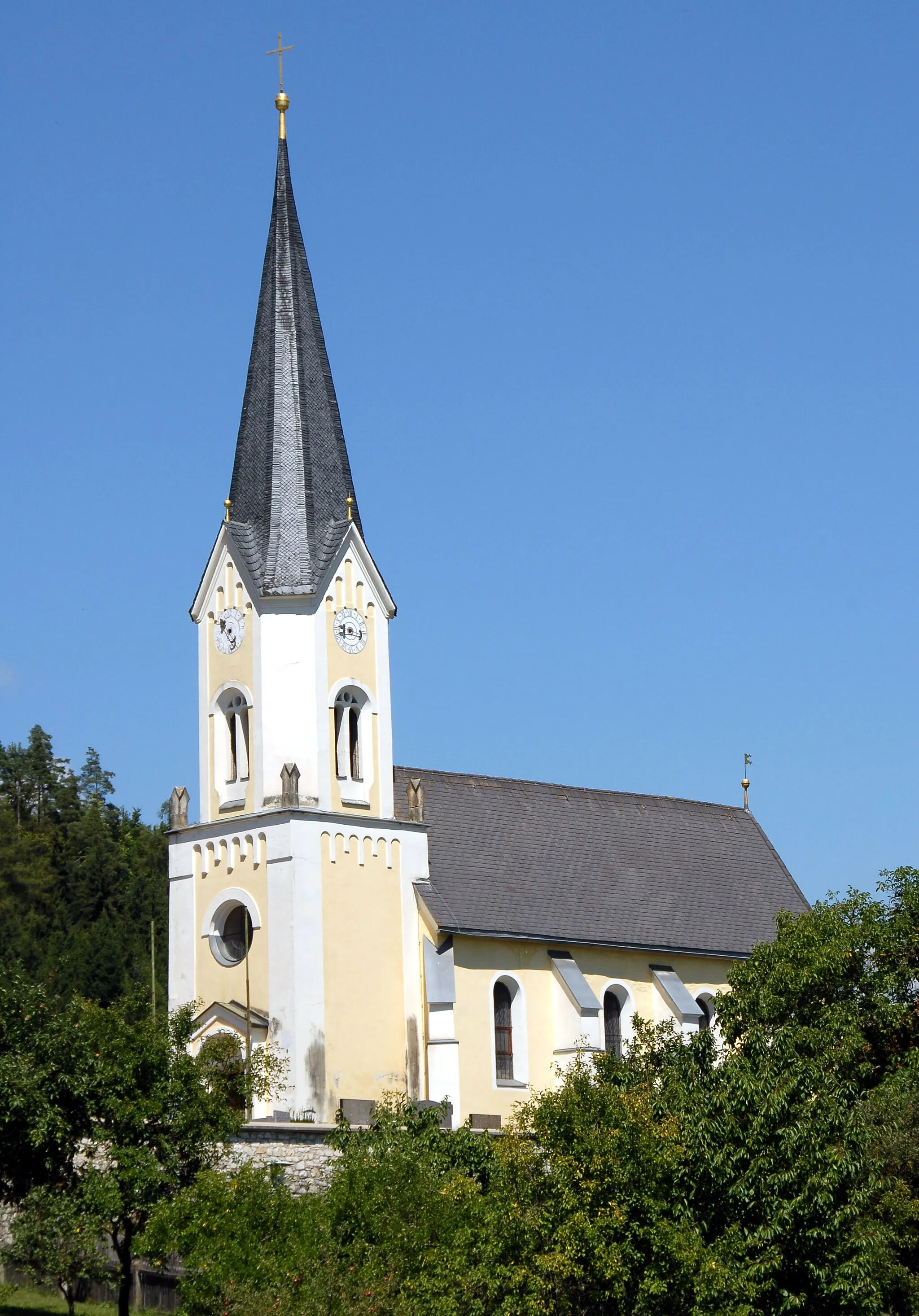 Photo showing: Parish church Saints Philip and James on Kirchenweg #7 in Sankt Filippen, market town Brückl, district Sankt Veit, Carinthia, Austria, EU