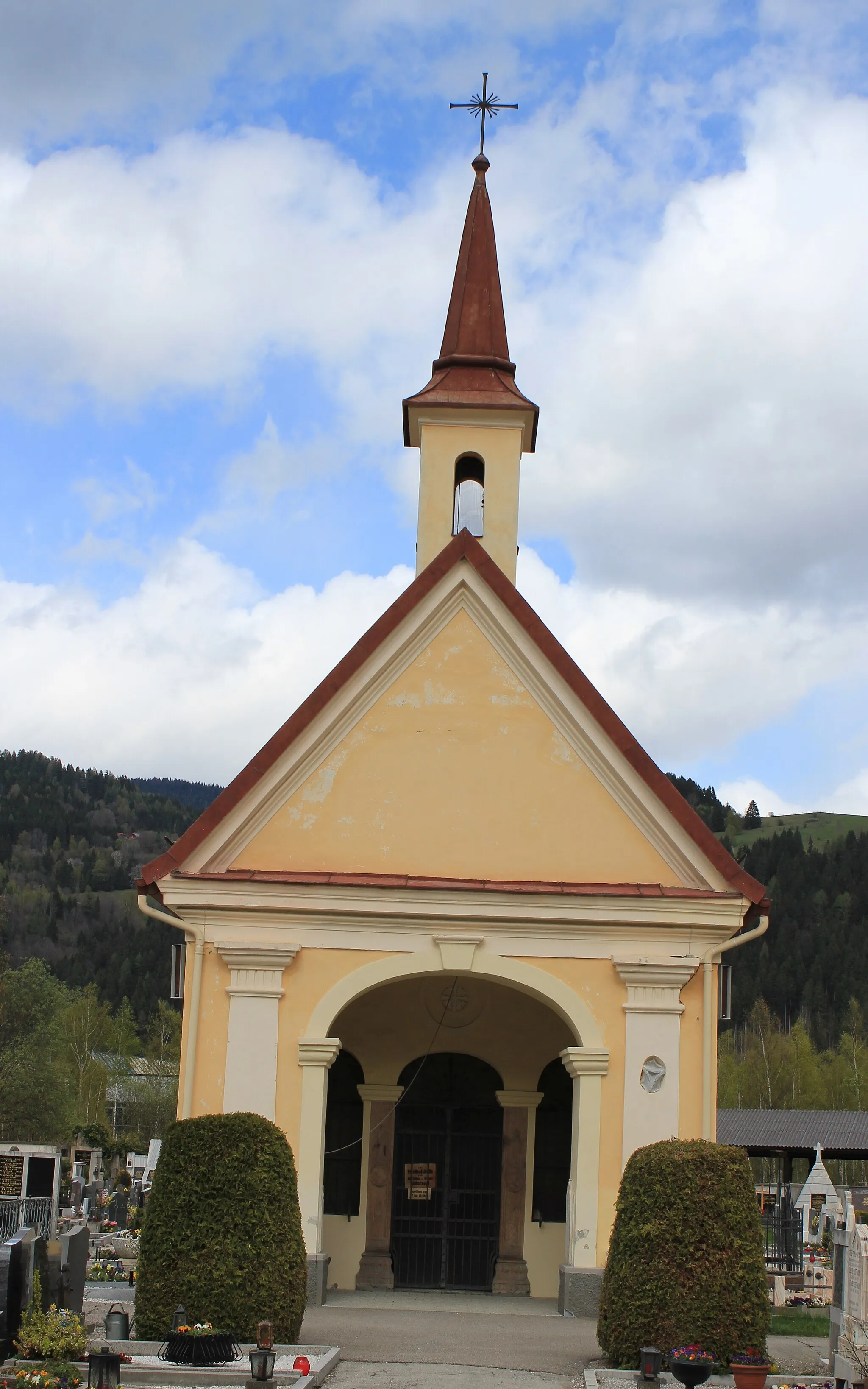 Photo showing: Grave yard chapell in Friesach