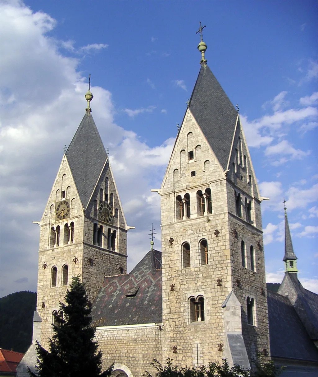 Photo showing: Stadtpfarrkirche in Friesach Kärnten, selbst fotografiert, August 2005, abends,