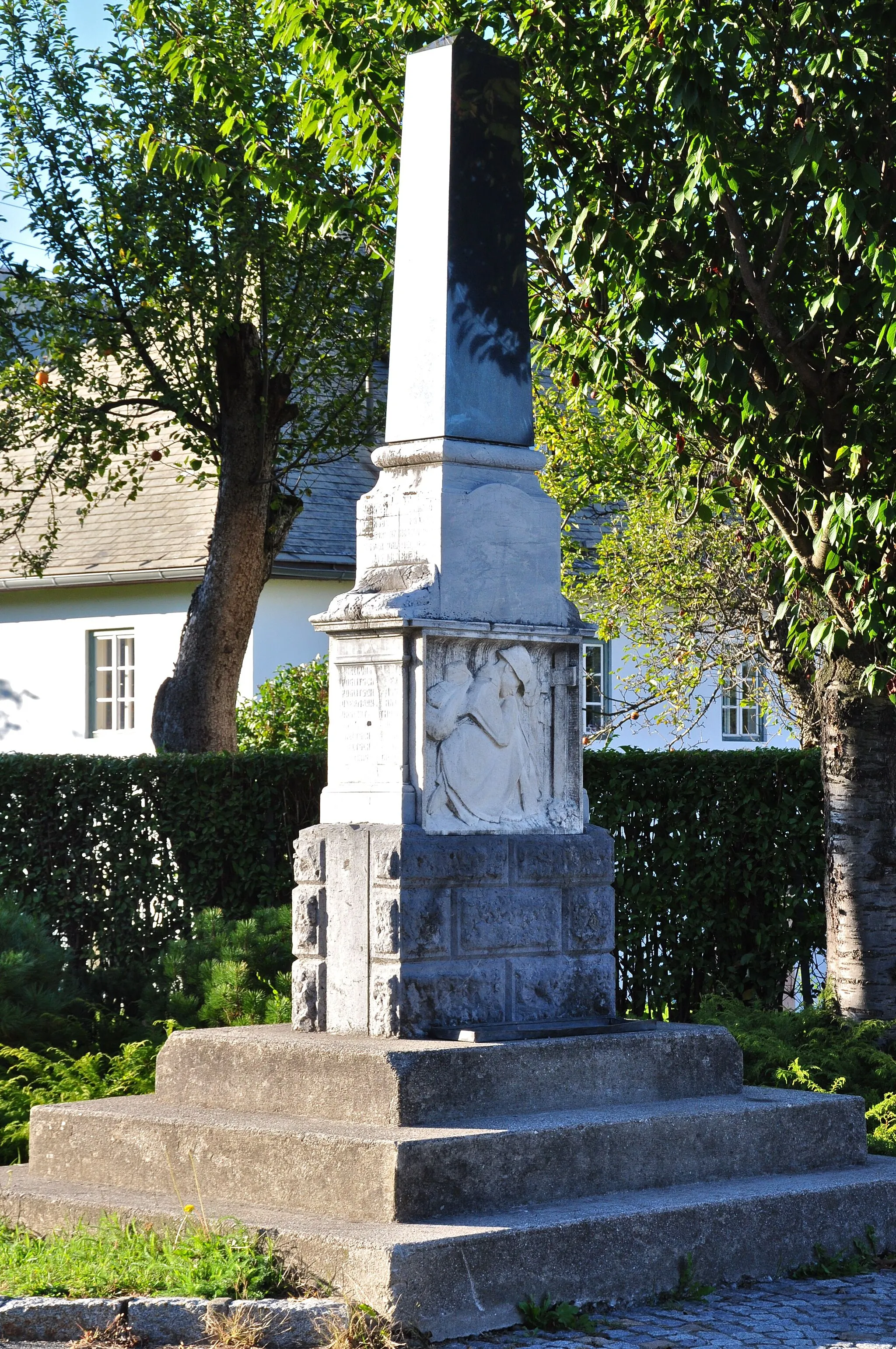 Photo showing: War memorial on the Rosentalstrasse in Fürnitz, municipality Finkenstein on the Lake Faak, district Villach Land, Carinthia, Austria