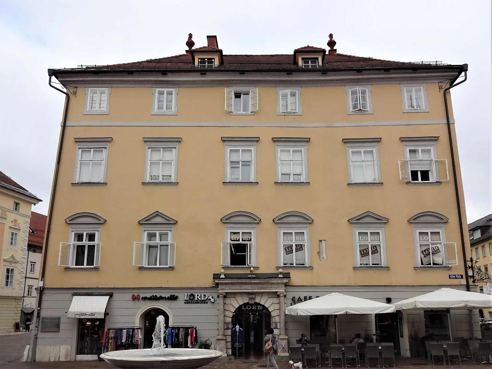 Photo showing: "Haus zur Goldenen Gans", Klagenfurt, westliche Ecke Alter Platz