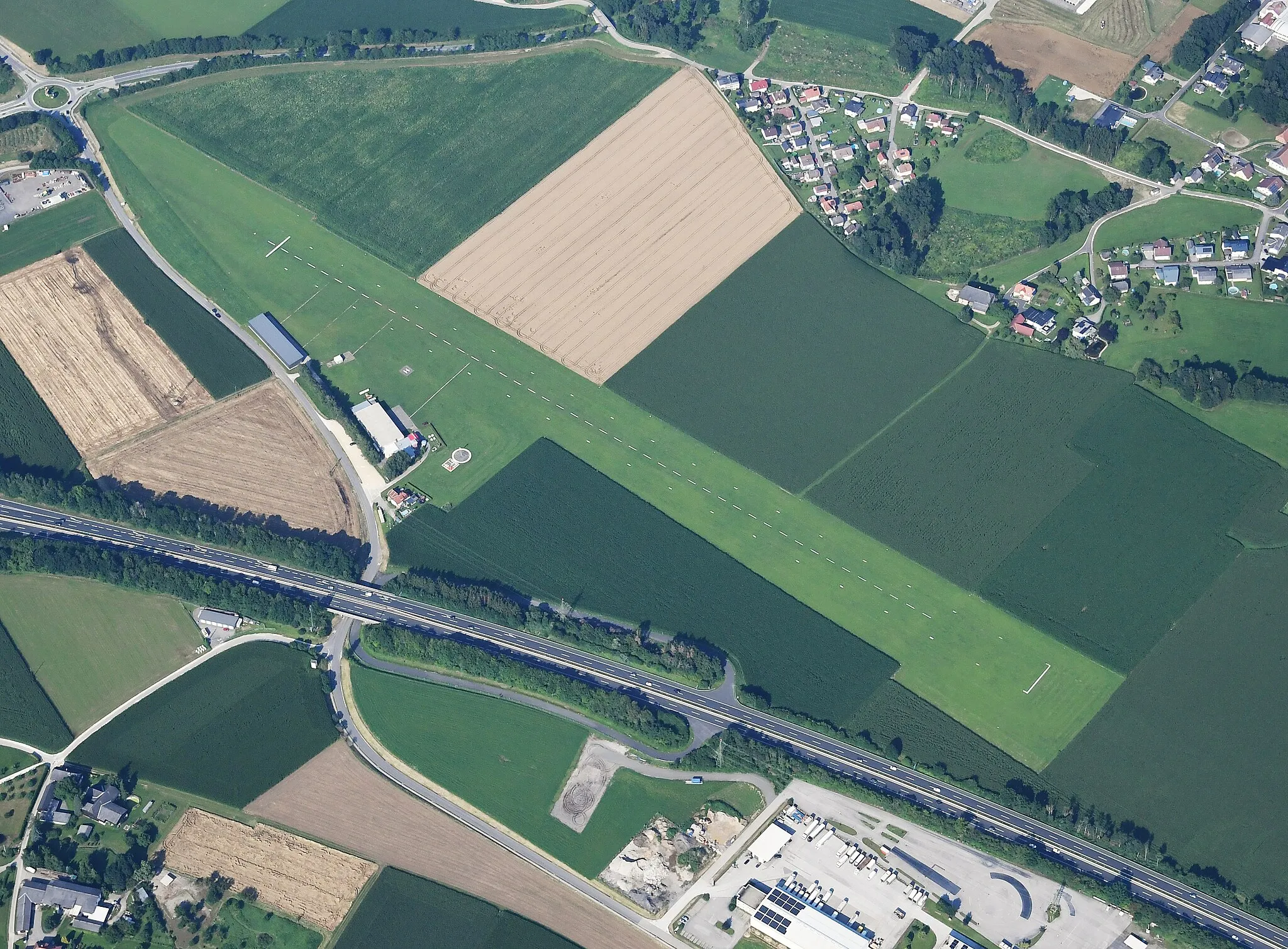 Photo showing: Aerial image of the Wolfsberg airfield