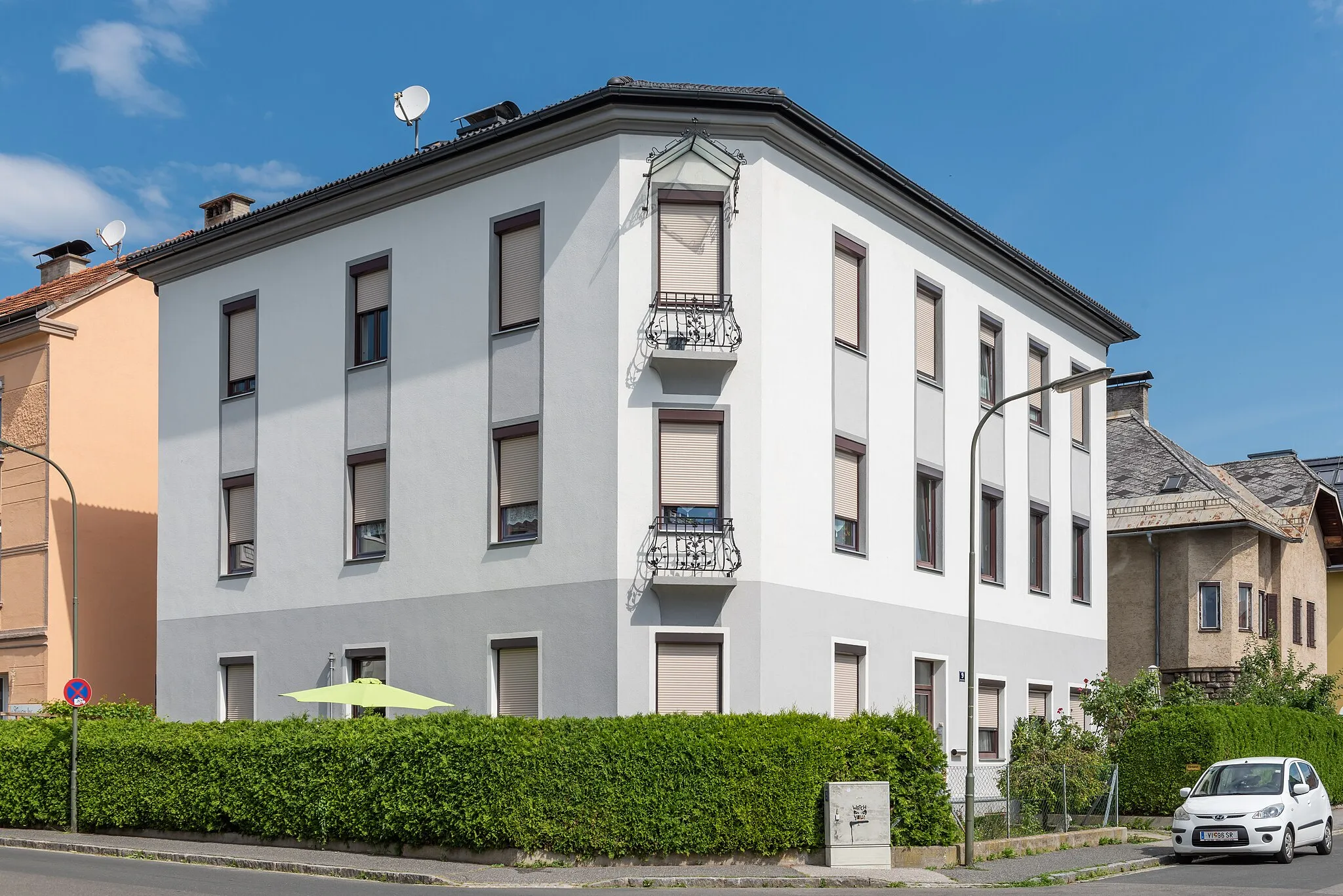 Photo showing: Residential building on Kasmanhuberstraße #9 in Lind, statutary city Villach, Carinthia, Austria, EU
