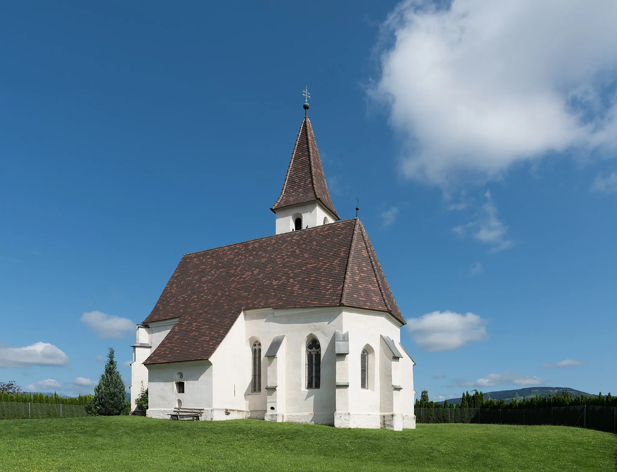 Photo showing: Southeastern view of the subsidiary church Saint Thomas in Sankt Thomas, municipality Wolfsberg, district Wolfsberg, Carinthia, Austria, EU