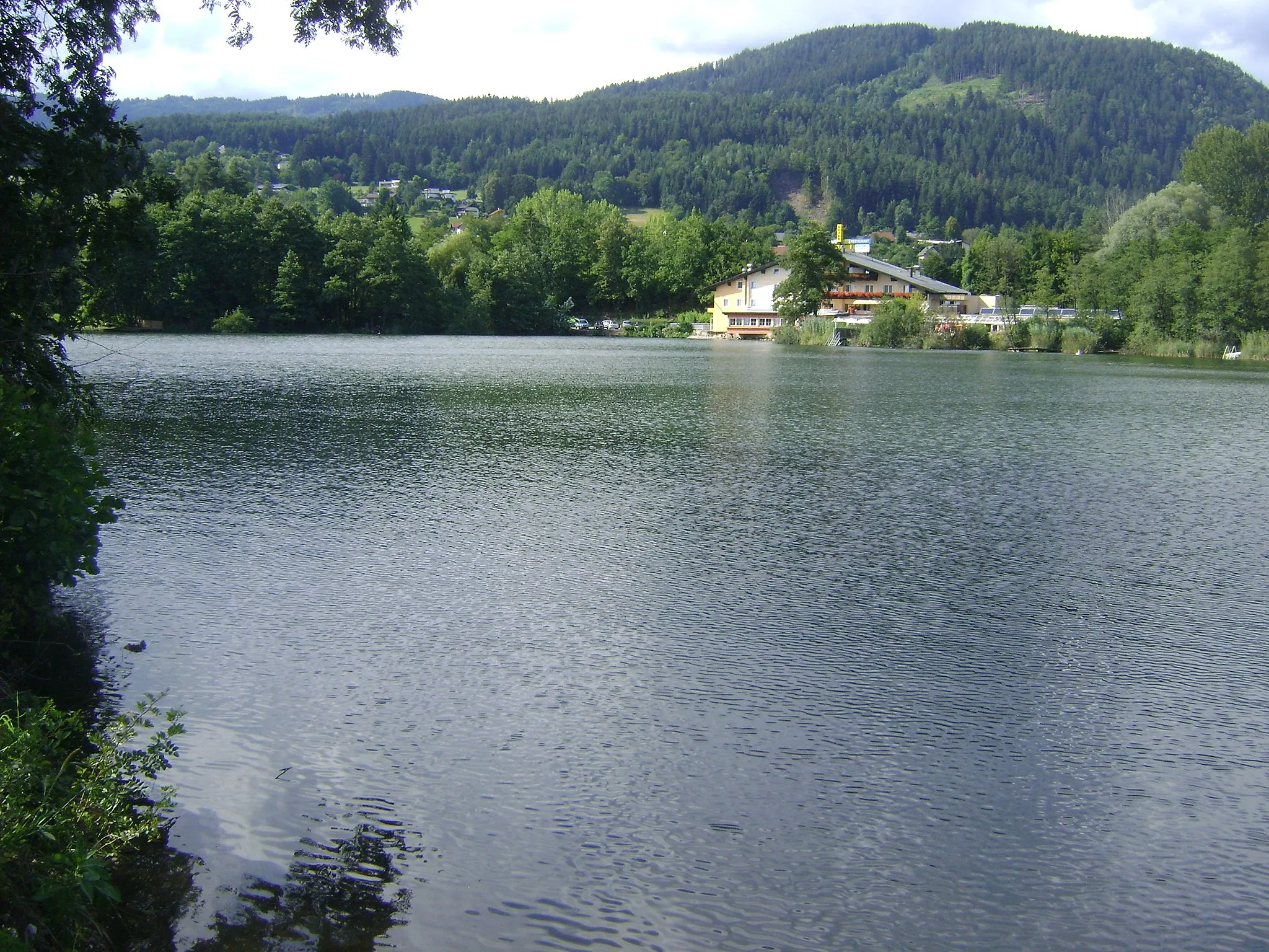 Photo showing: St. Leonharder See in Villach, Kärnten, Österreich