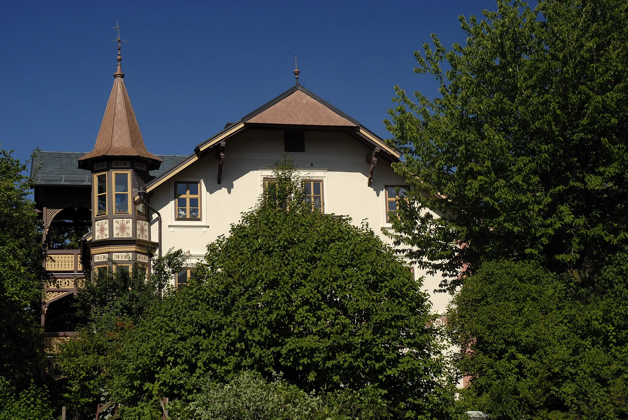 Photo showing: Parkschlössl in Seeboden, seen from east

This media shows the protected monument with the number 34870 in Austria. (Commons, de, Wikidata)