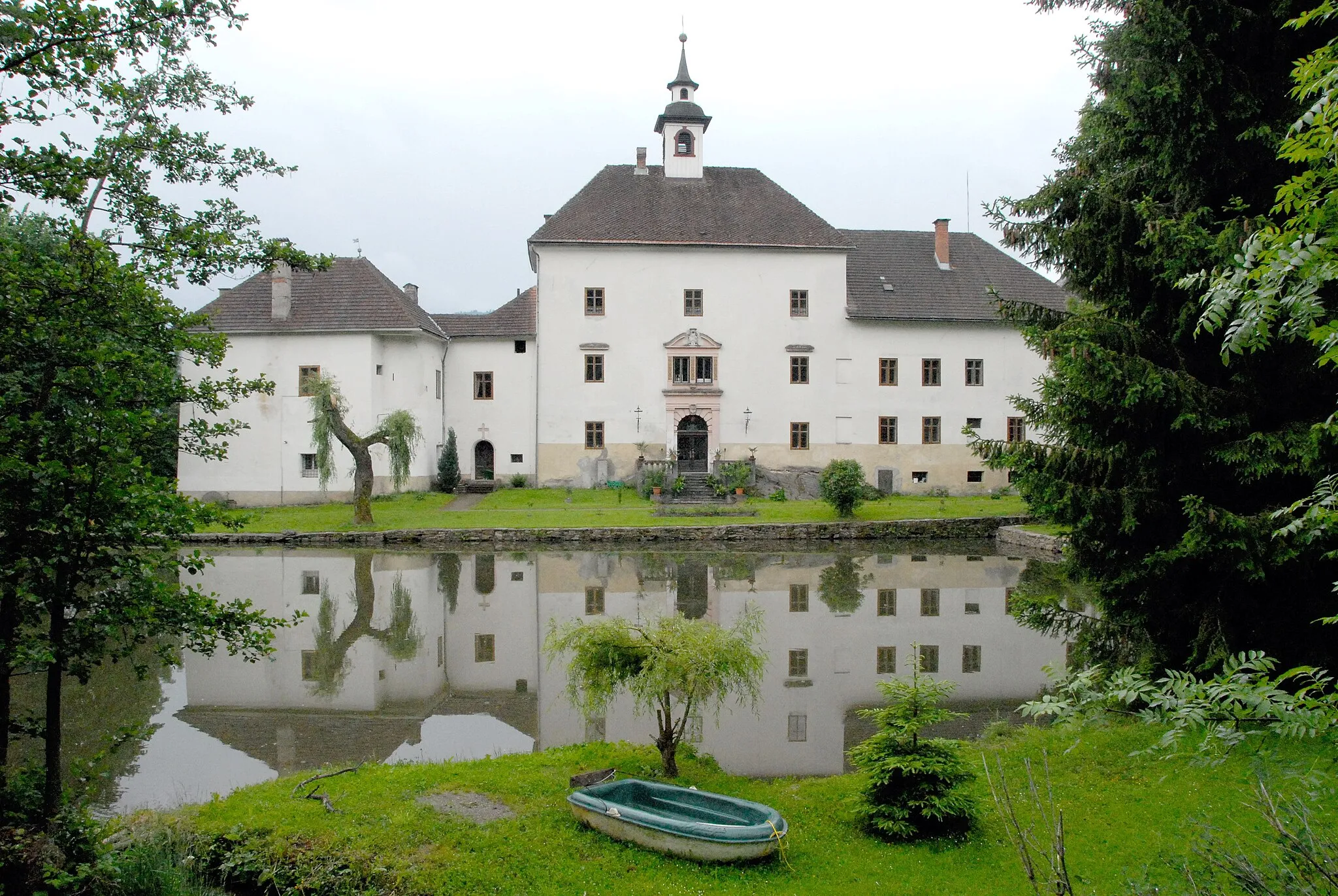 Photo showing: Northern view at castle Rothenturn, municipality Spittal an der Drau, Carinthia, Austria, European Union
