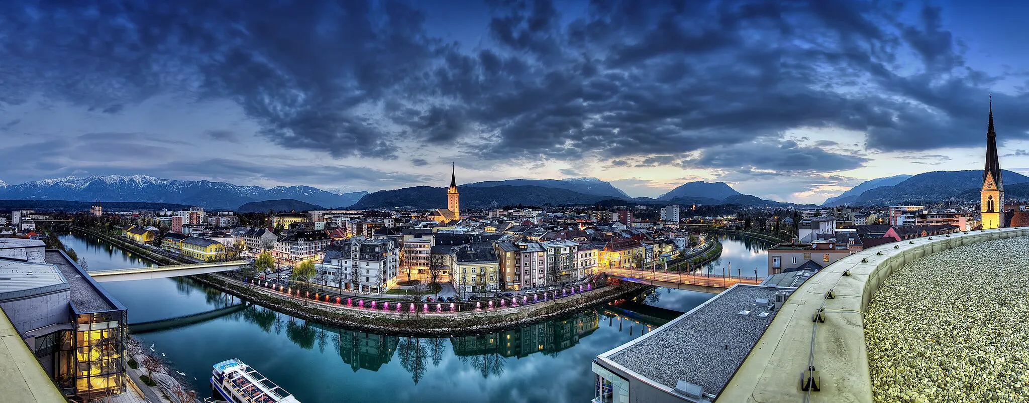 Photo showing: view from the roof of the hotel "Holiday Inn"