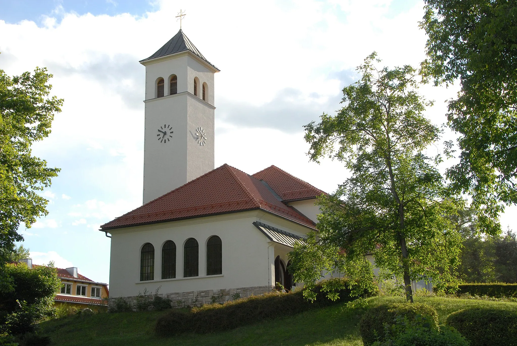 Photo showing: Roman Catholic parish church Our Lady, Kirchenstrasse #23, market town Velden am Wörthersee, district Villach Land, Carinthia, Austria, EU