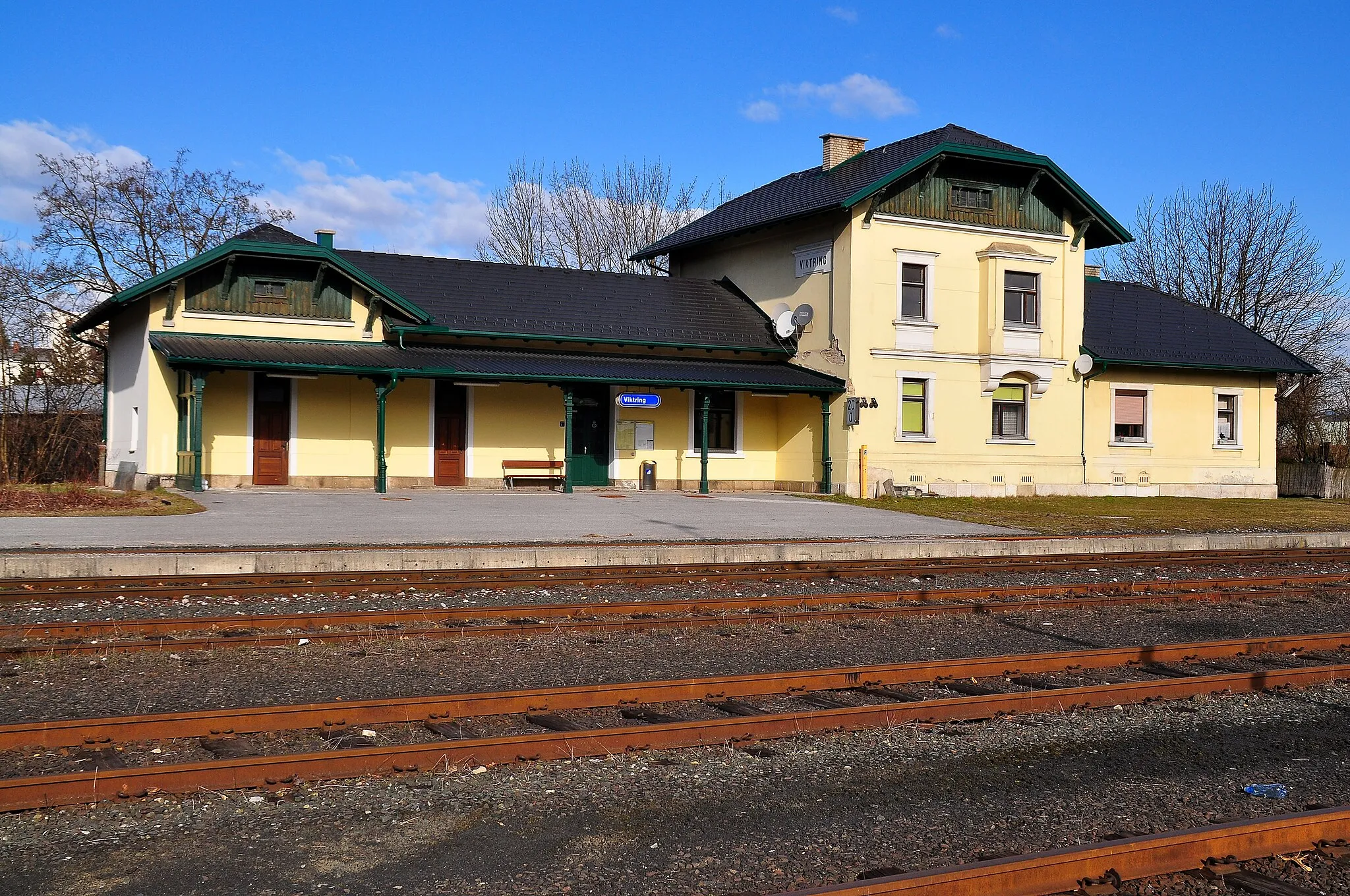 Photo showing: Train station "Viktring-Stein" in the 11th district "Sankt Ruprecht" of the Carinthian capital Klagenfurt, Carinthia, Austria