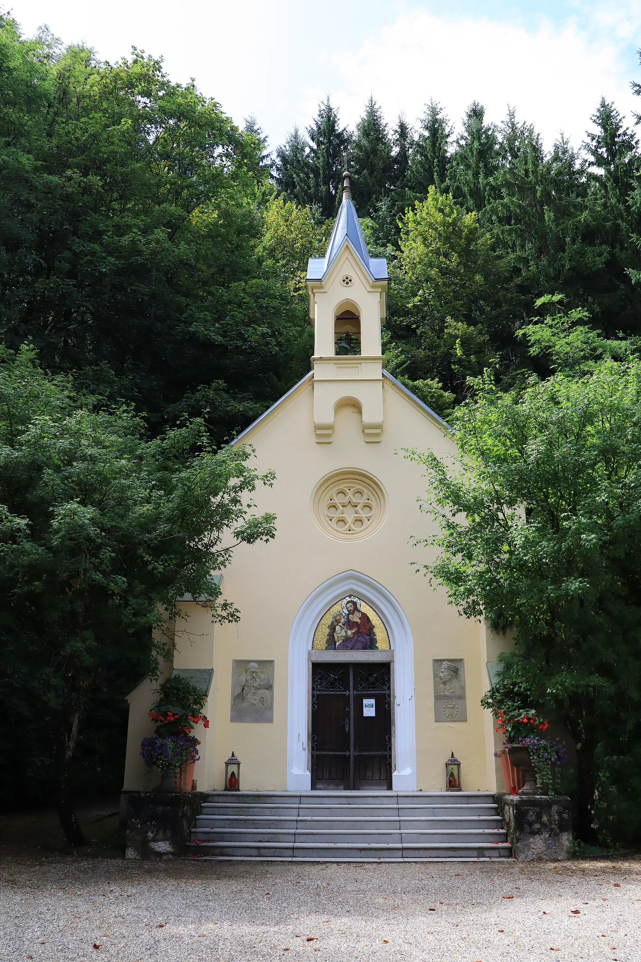 Photo showing: 9504 Villach Warmbaderhof Kapelle im Park