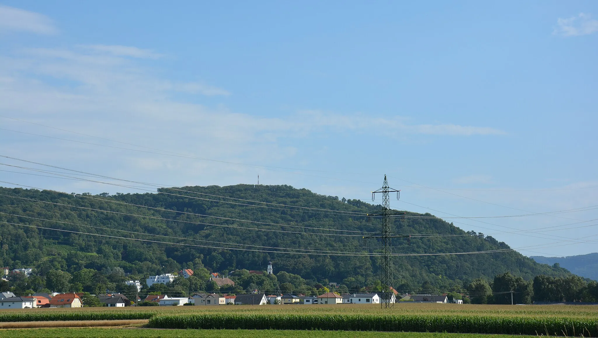 Photo showing: On this picture you can see the village Bisamberg which is in Lower Austria