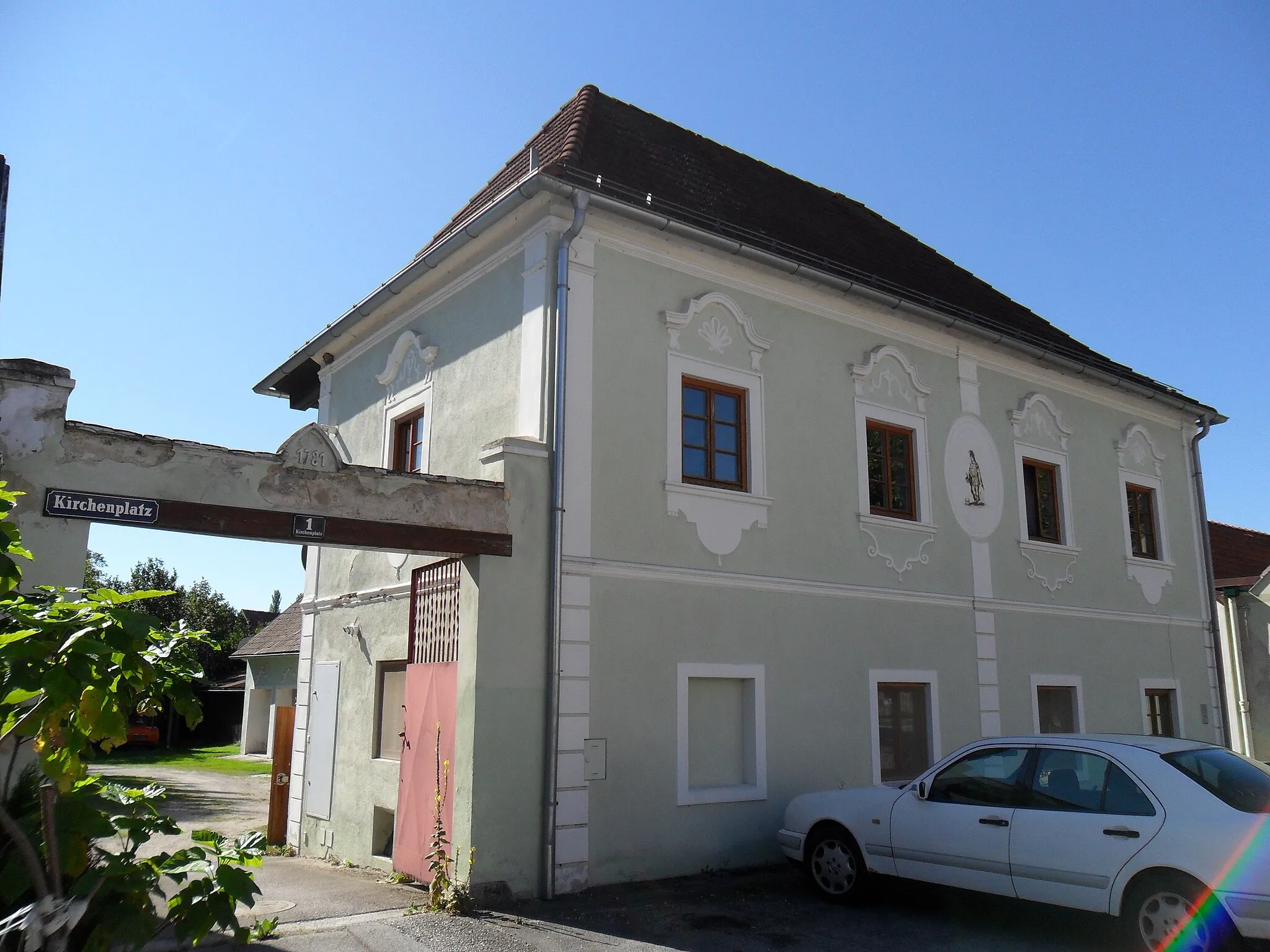 Photo showing: Bürgerhaus, ehem. Forsthaus Kirchenplatz 1 in Breitenau (Niederösterreich)