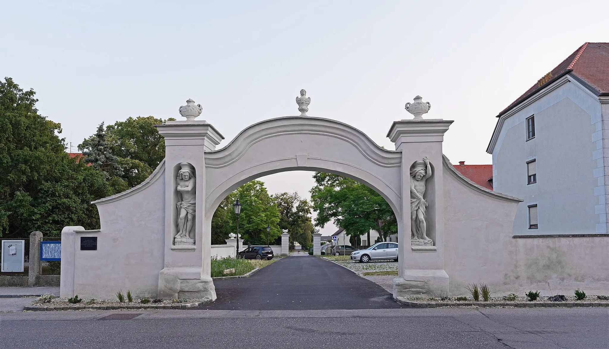 Photo showing: Arch portal at Dürnkrut, Lower Austria, Austria