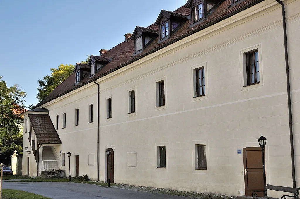 Photo showing: Ehem. Meierhof des Schlosses Dürnkrut