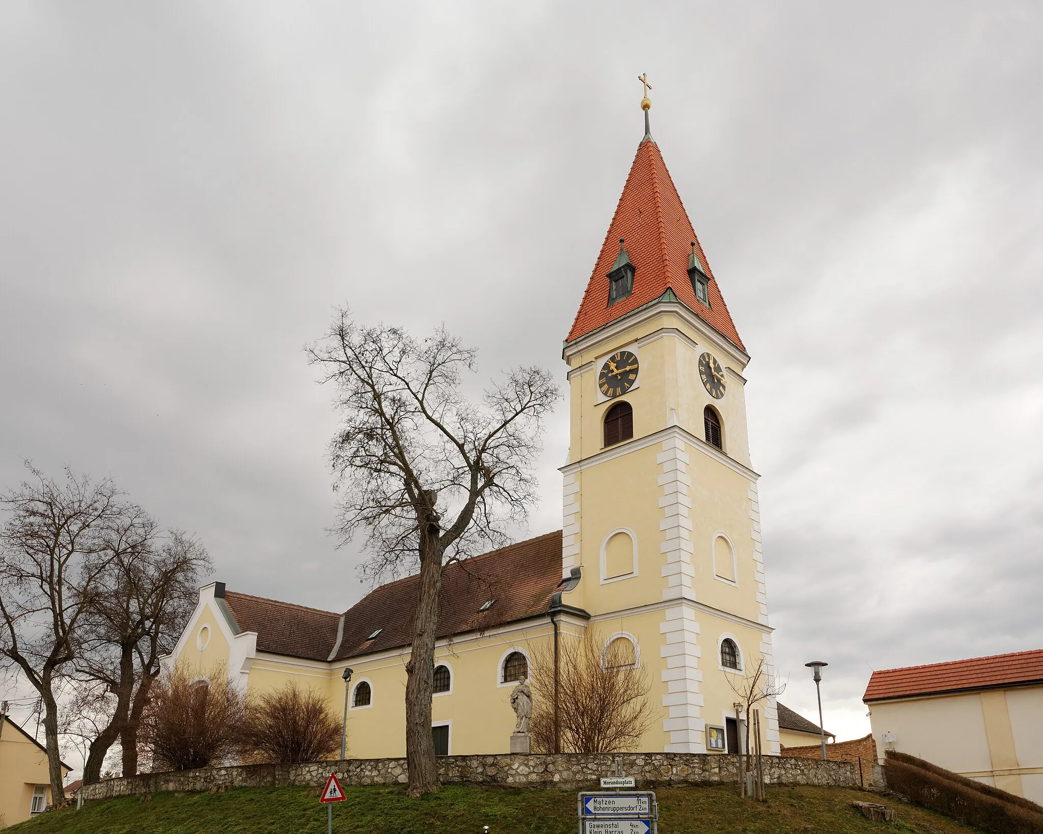 Photo showing: Catholic parish church in Martinsdorf, Municipality Gaweinstal, Lower Austria, Austria