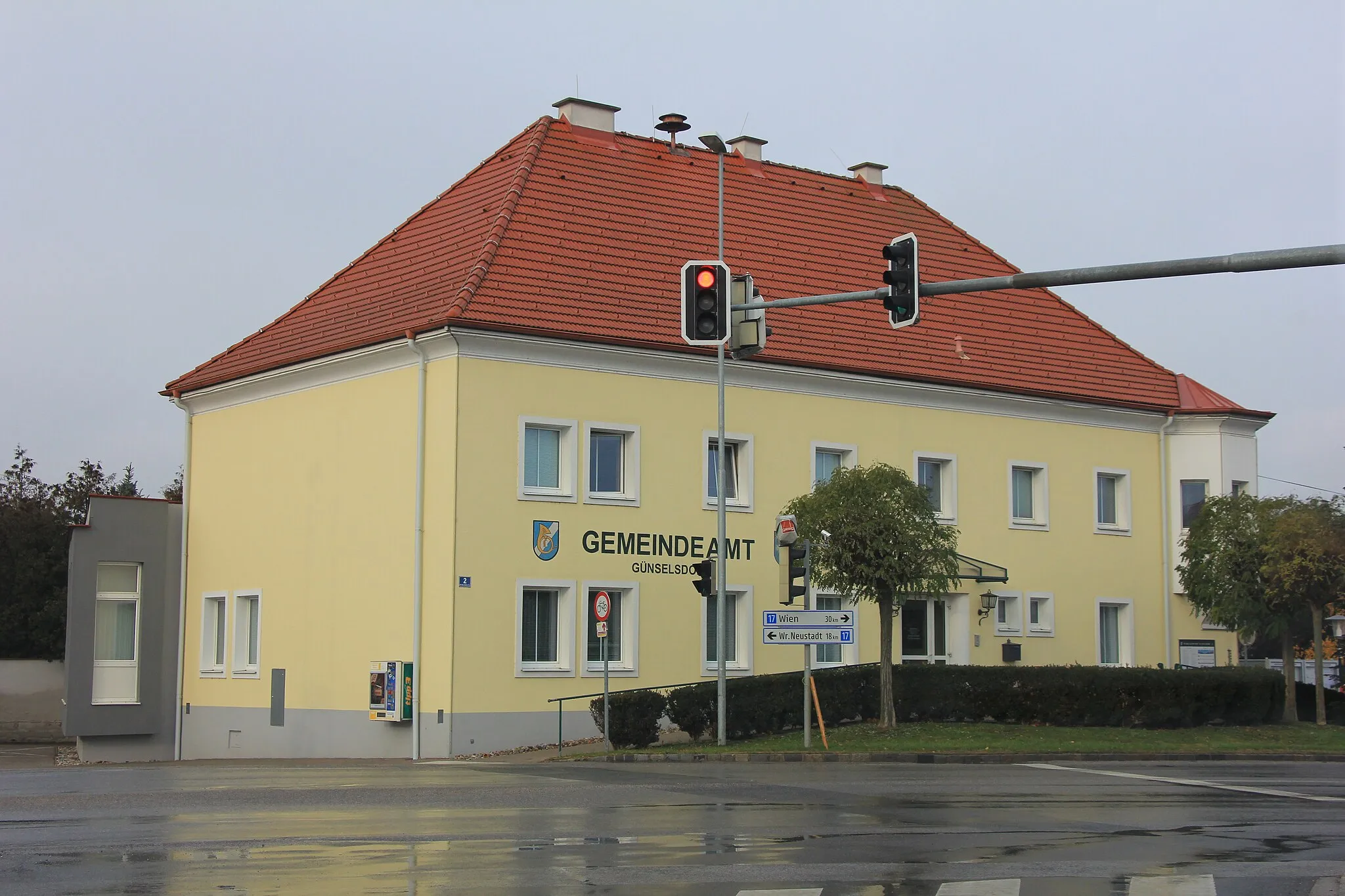 Photo showing: Gemeindeamt in Günselsdorf