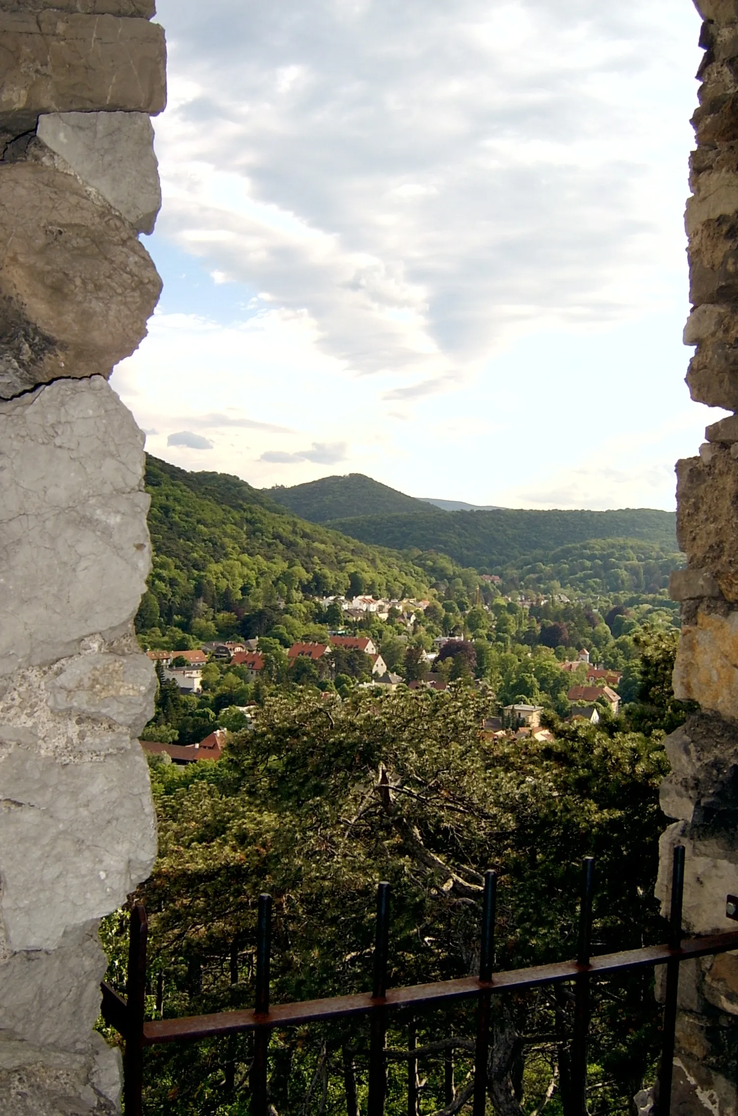 Photo showing: View to Hinterbruehl, south of Vienna in Lower Austria