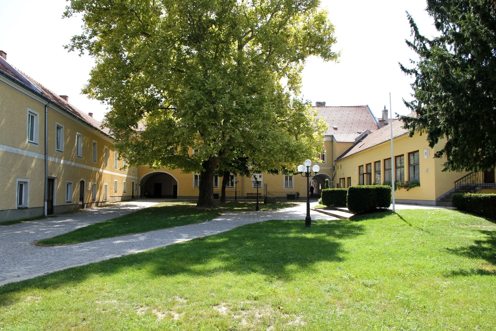 Photo showing: Schloss Königstetten in der niederösterreichischen Marktgemeinde Königstetten.