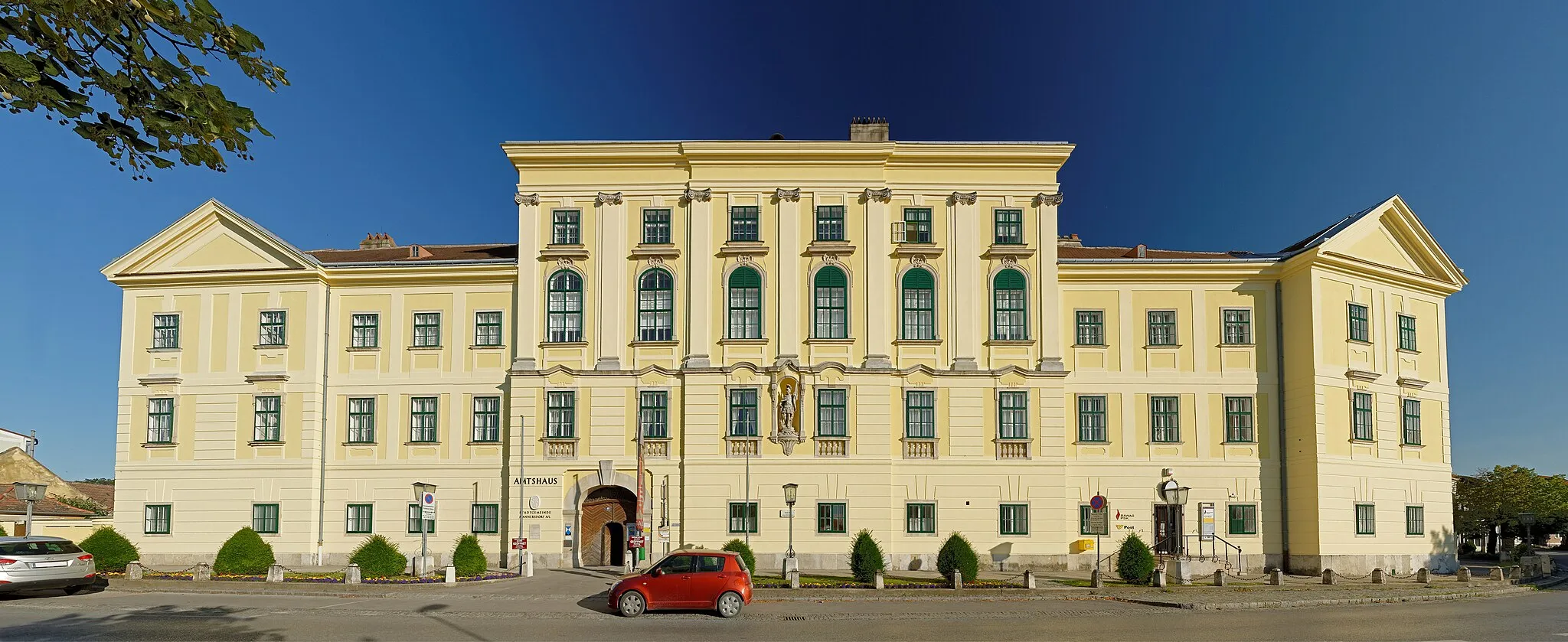 Photo showing: Palace at Mannersdorf am Leithagebirge, Lower Austria, Austria