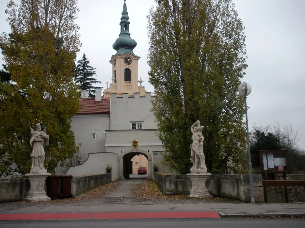 Photo showing: St Margareth Church