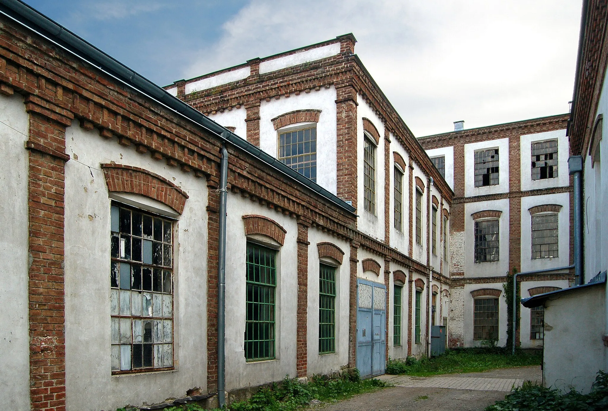 Photo showing: The former cotton mill in Oberwaltersdorf, Lower Austria.