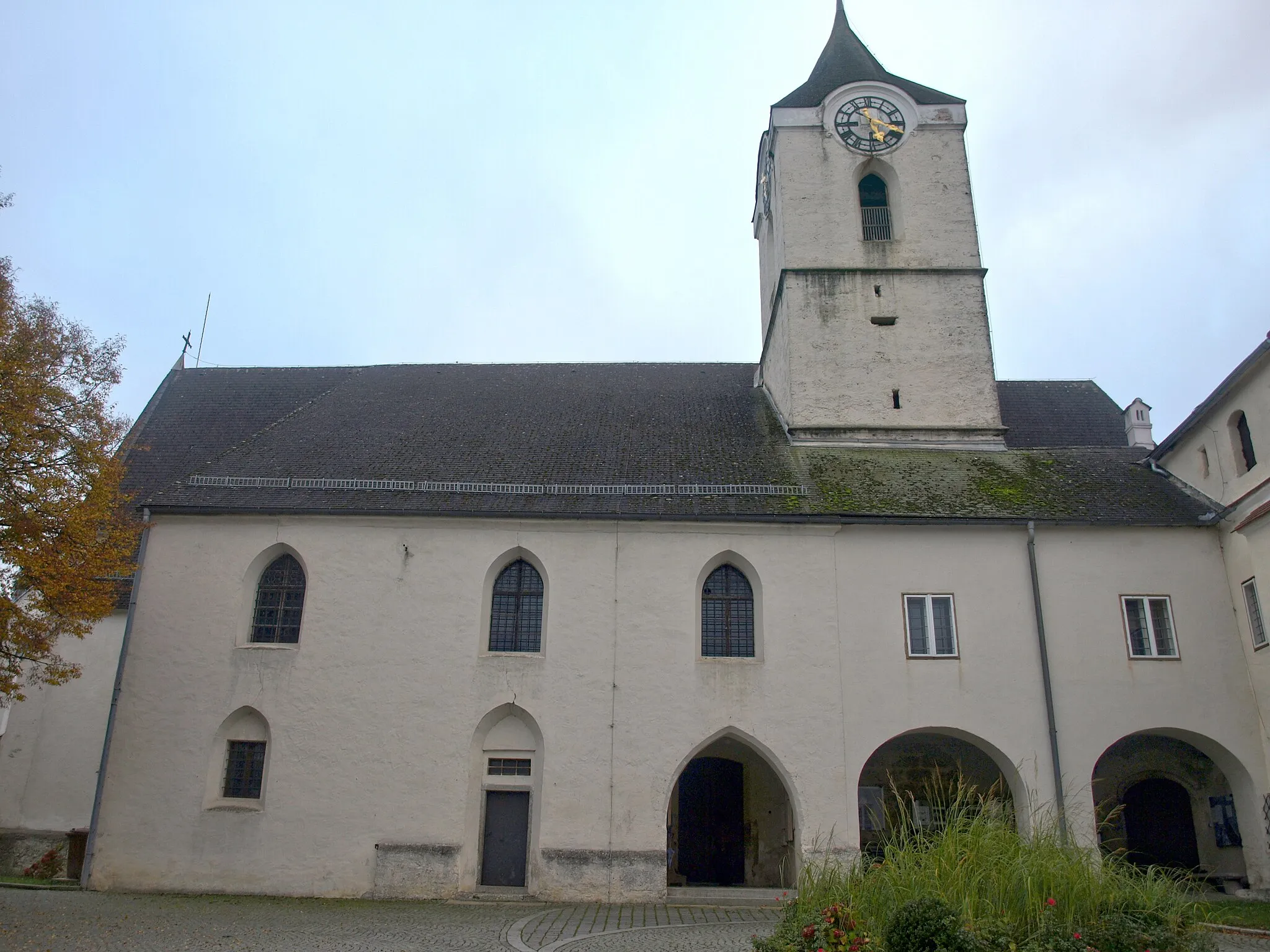 Photo showing: Kath. Pfarrkirche hll. Peter und Paul, ehem. Stiftskirche

This media shows the protected monument with the number 28380 in Austria. (Commons, de, Wikidata)