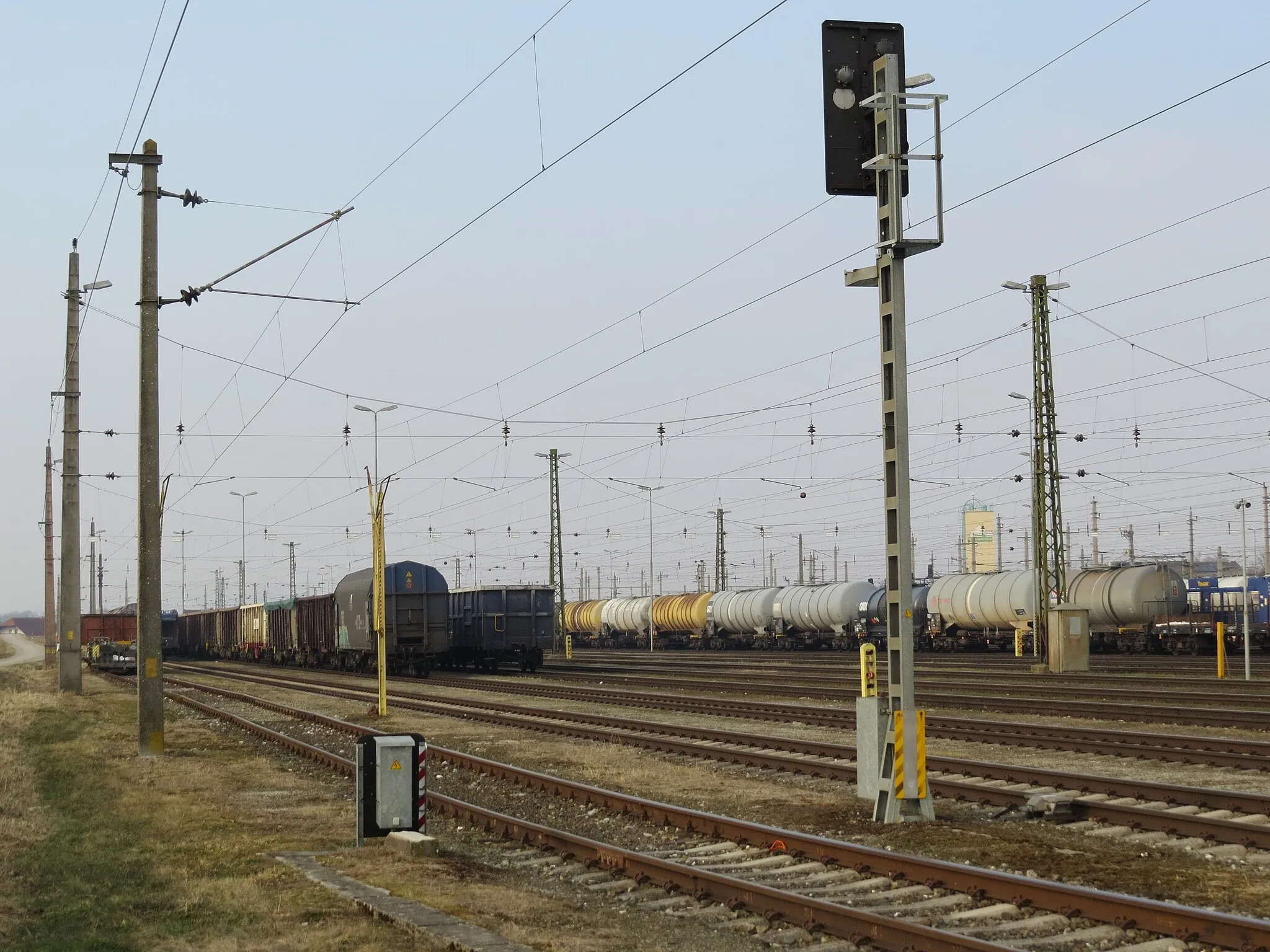 Photo showing: Freight wagons at Bahnhof St. Valentin