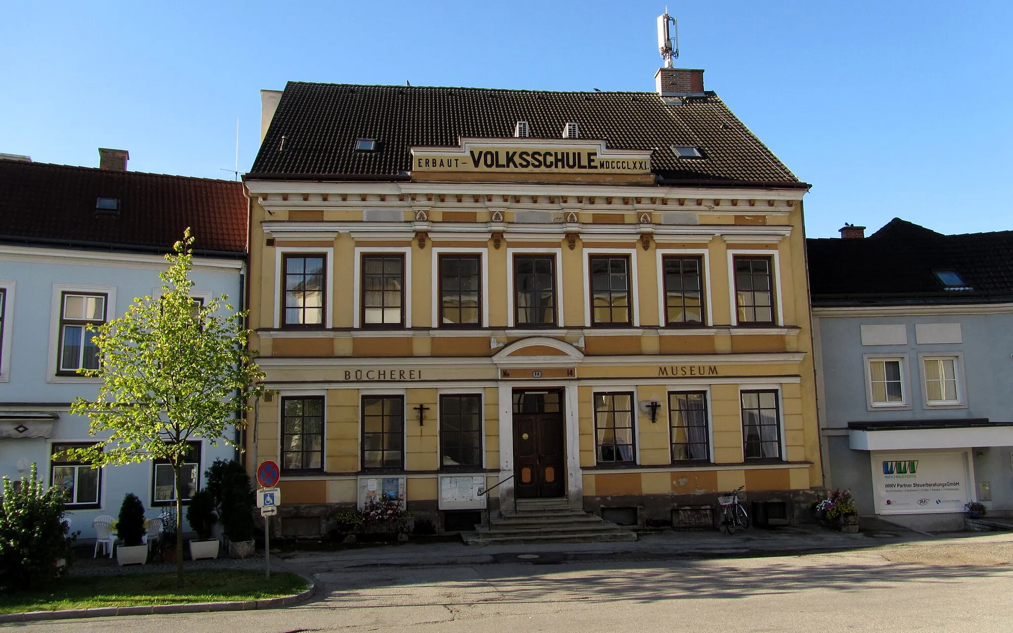 Photo showing: Heimatmuseum, ehem. Schule