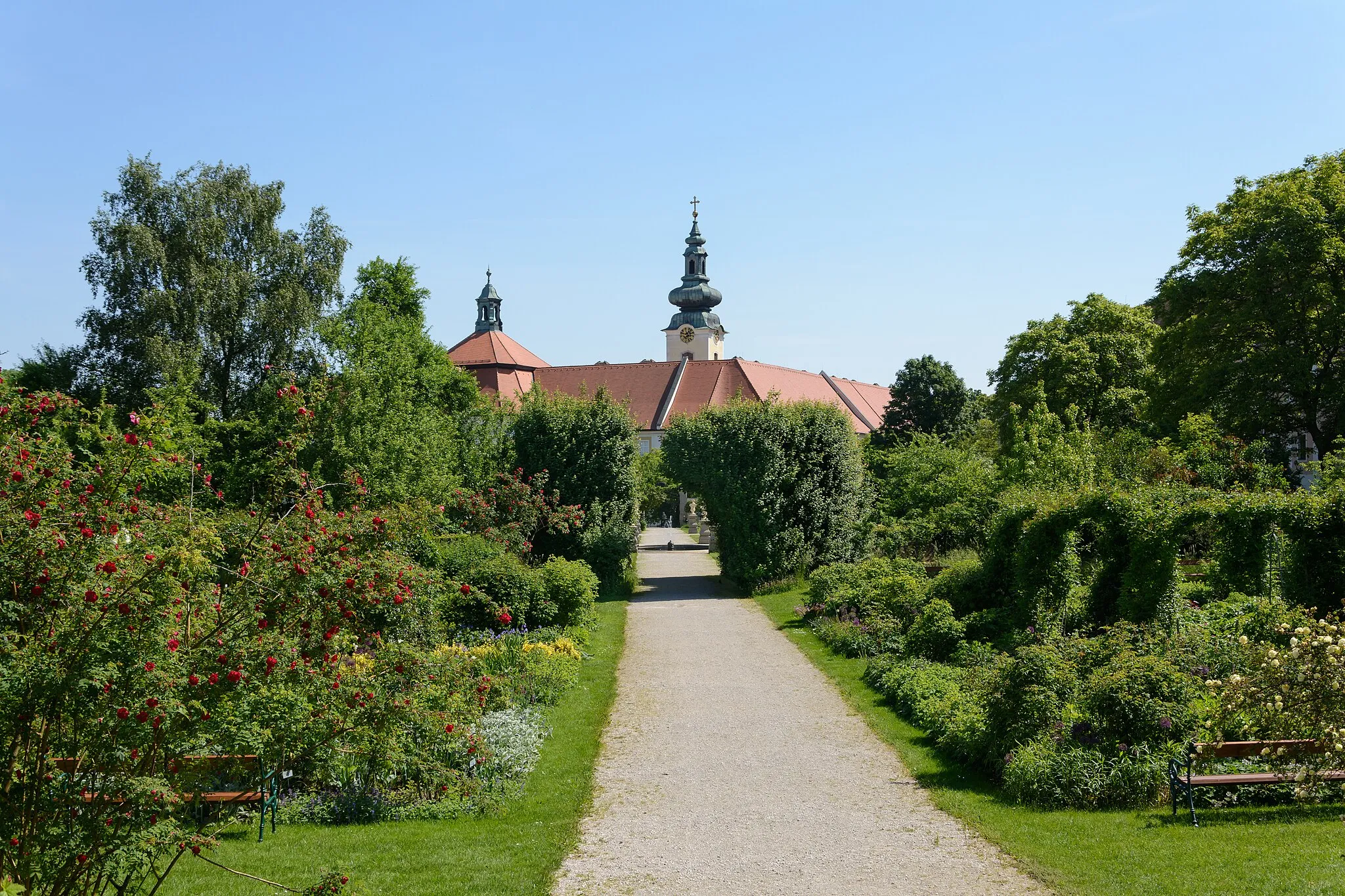 Photo showing: Garden of Seitenstetten Abbey, Lower Austria
