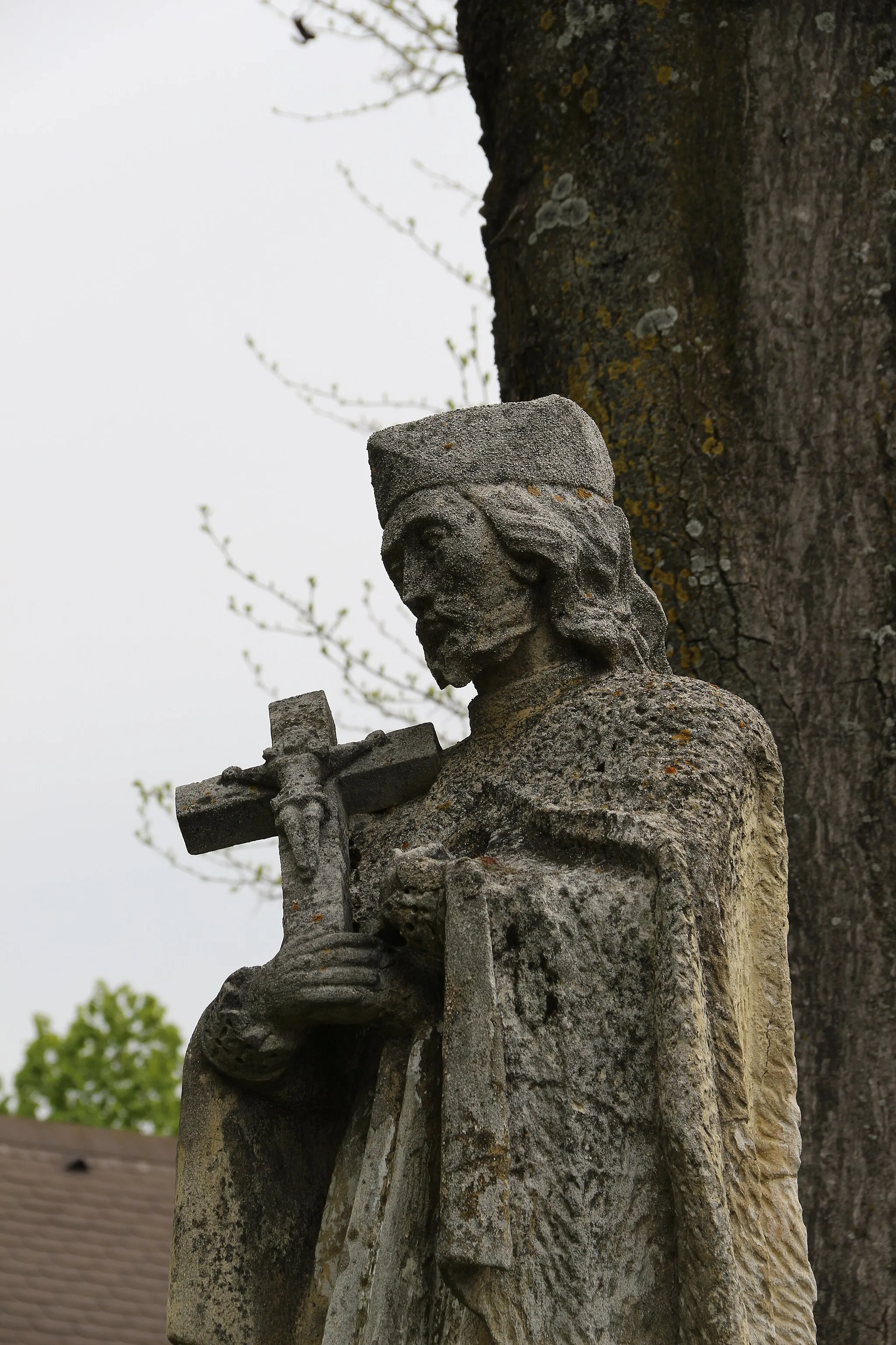 Photo showing: Statue Johannes Nepomuk, Sollenau, vor der Pfarrkirche. Renoviert lt. Inschrift 1933 und 1991.