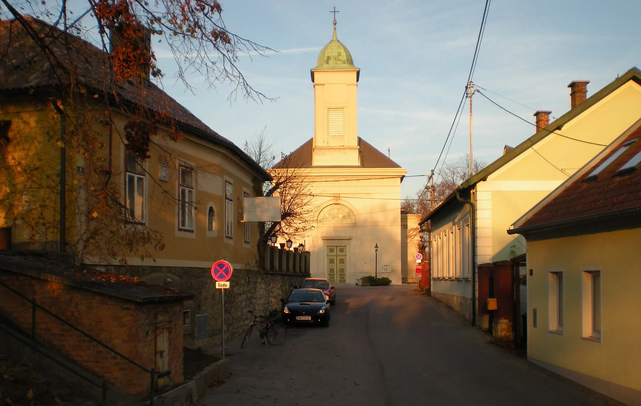 Photo showing: Kirchengasse (i.e. Church lane) of Steinabrueckl, municipality Wöllersdorf-Steinabrückl, Lower Austria