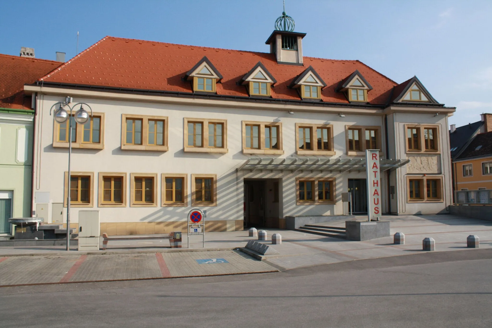 Photo showing: Rathaus Traiskirchen