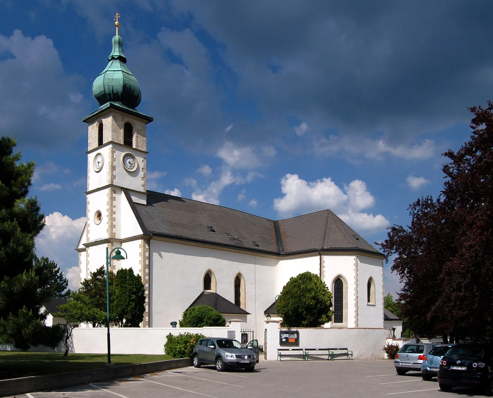 Photo showing: The catholic parish church of Saint John the Baptist in Trumau, Lower Austria, is a cultural heritage monument.