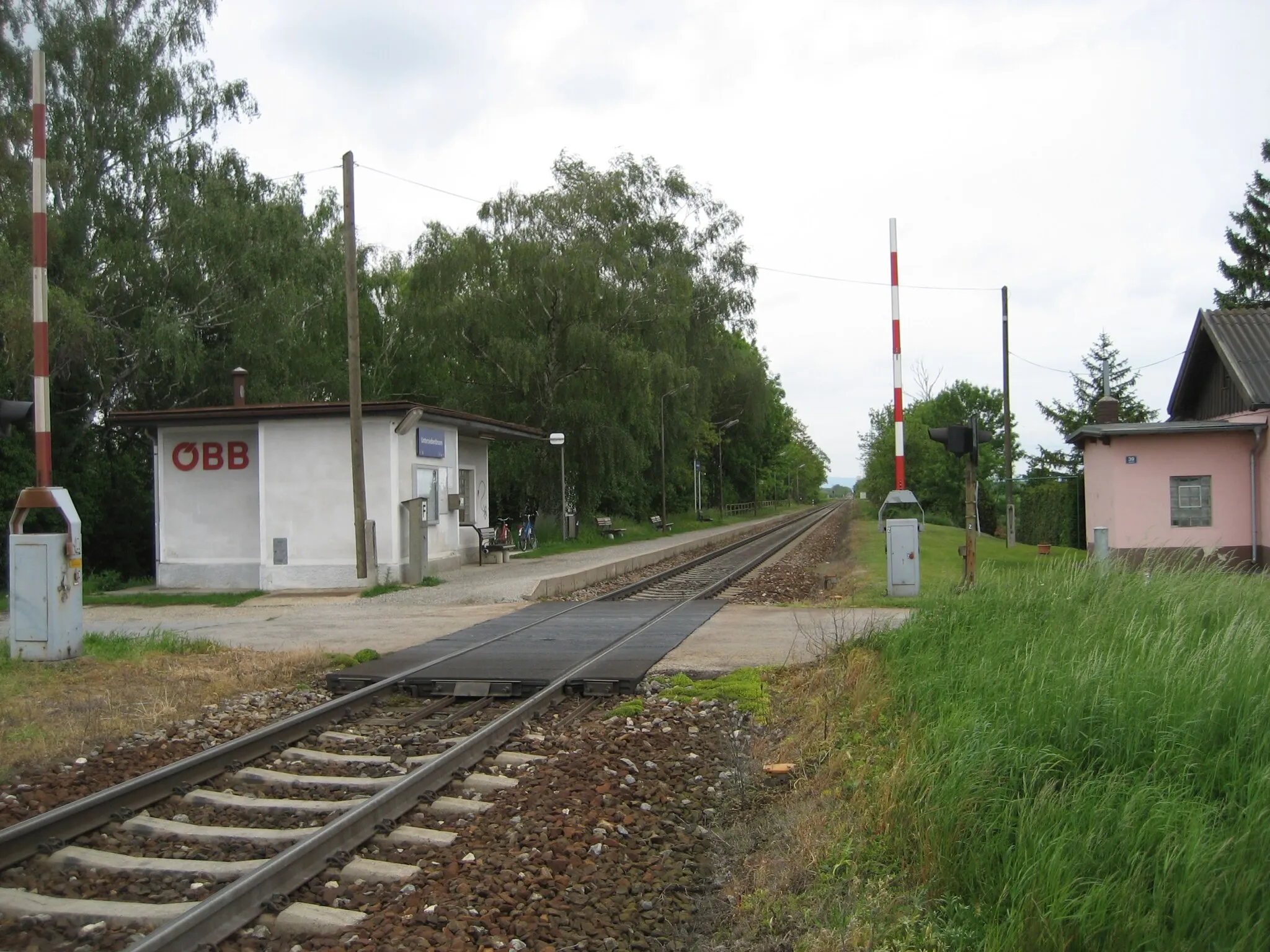 Photo showing: Train station Untersiebenbrunn in Lower Austria