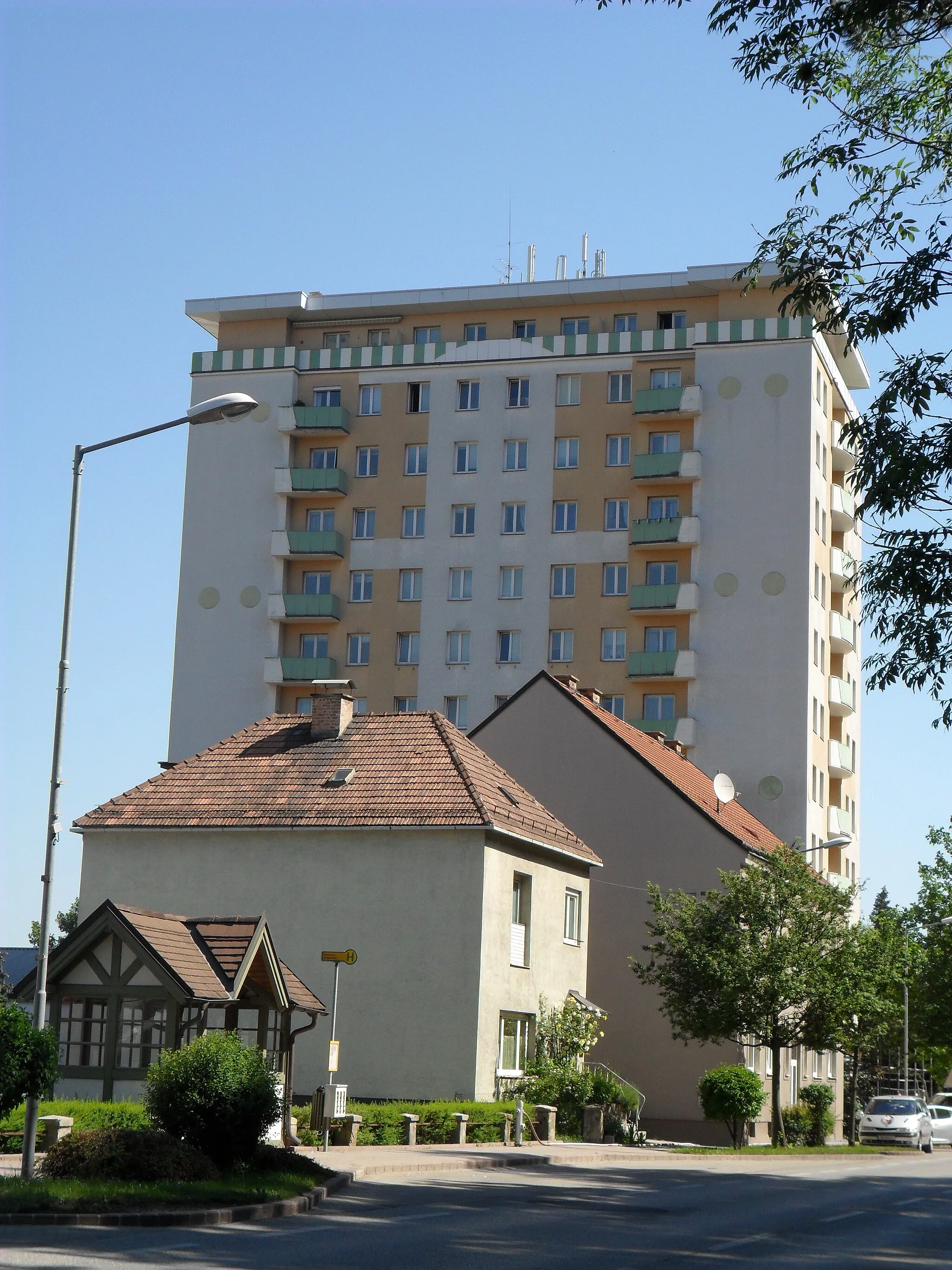 Photo showing: Hochhaus in Wimpassing im Schwarzatale