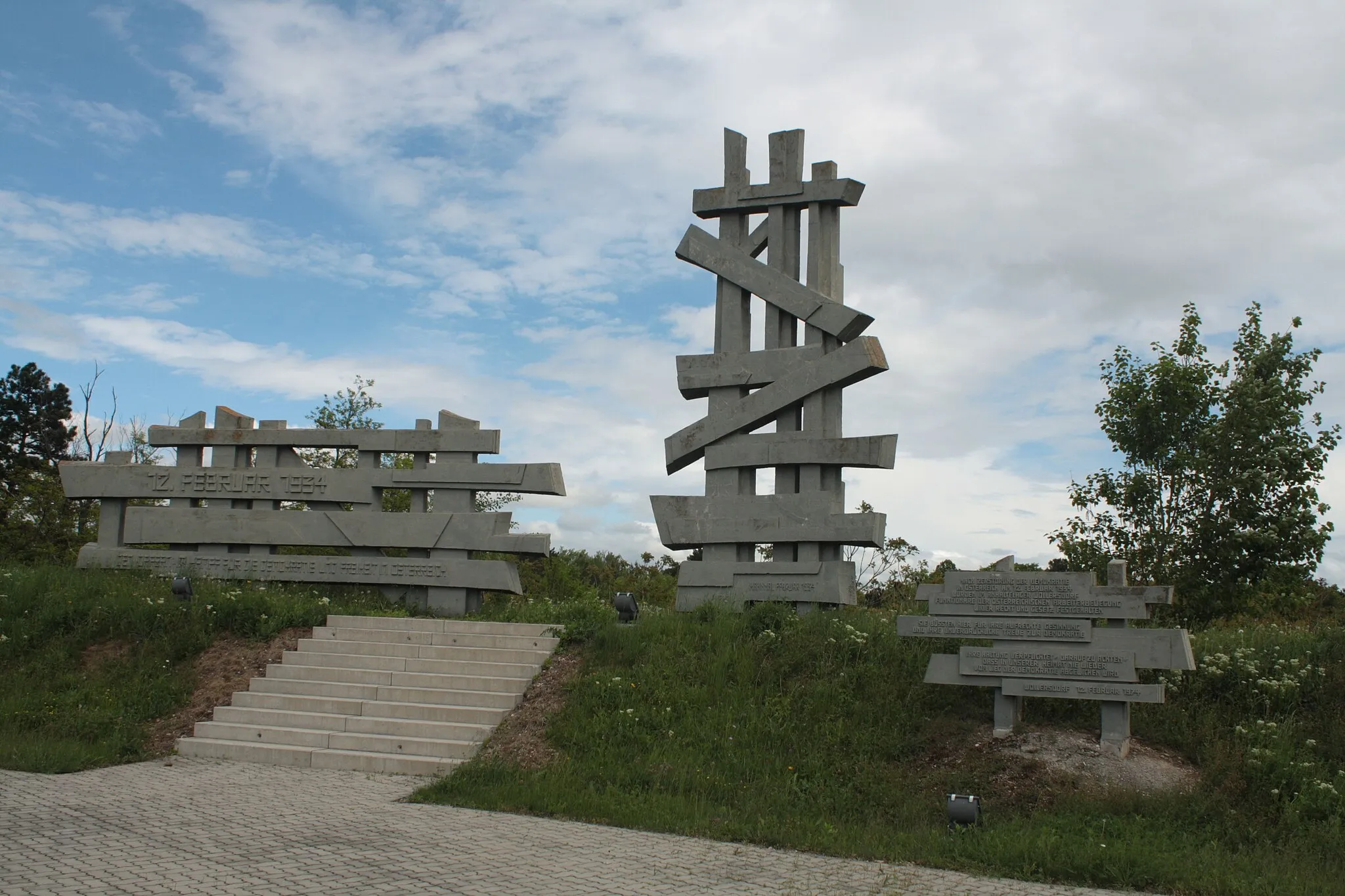 Photo showing: Mahnmal in de:Wöllersdorf-Steinabrückl in Niederösterreich