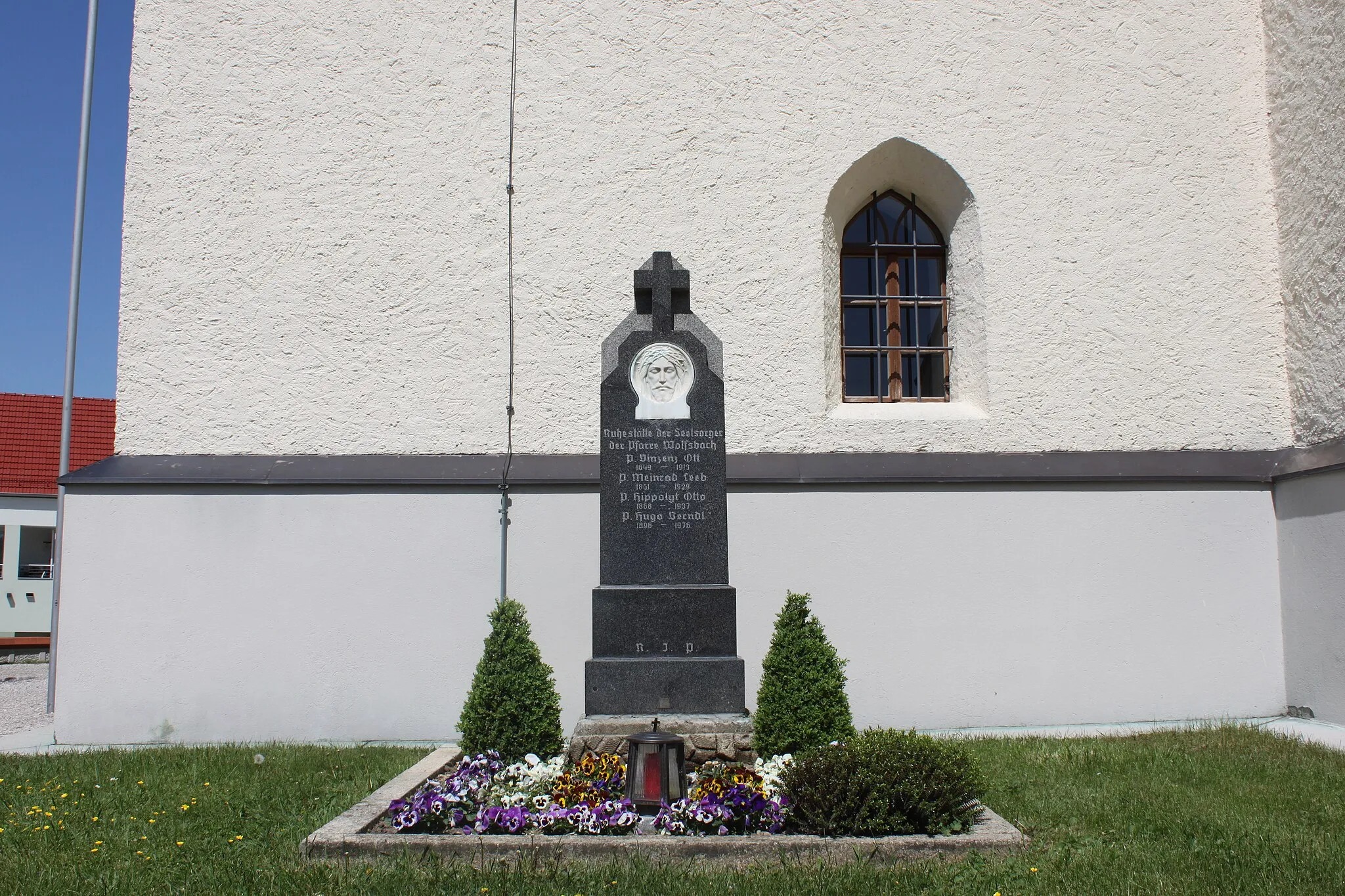 Photo showing: Kath. Pfarrkirche hl. Veit und Friedhof
