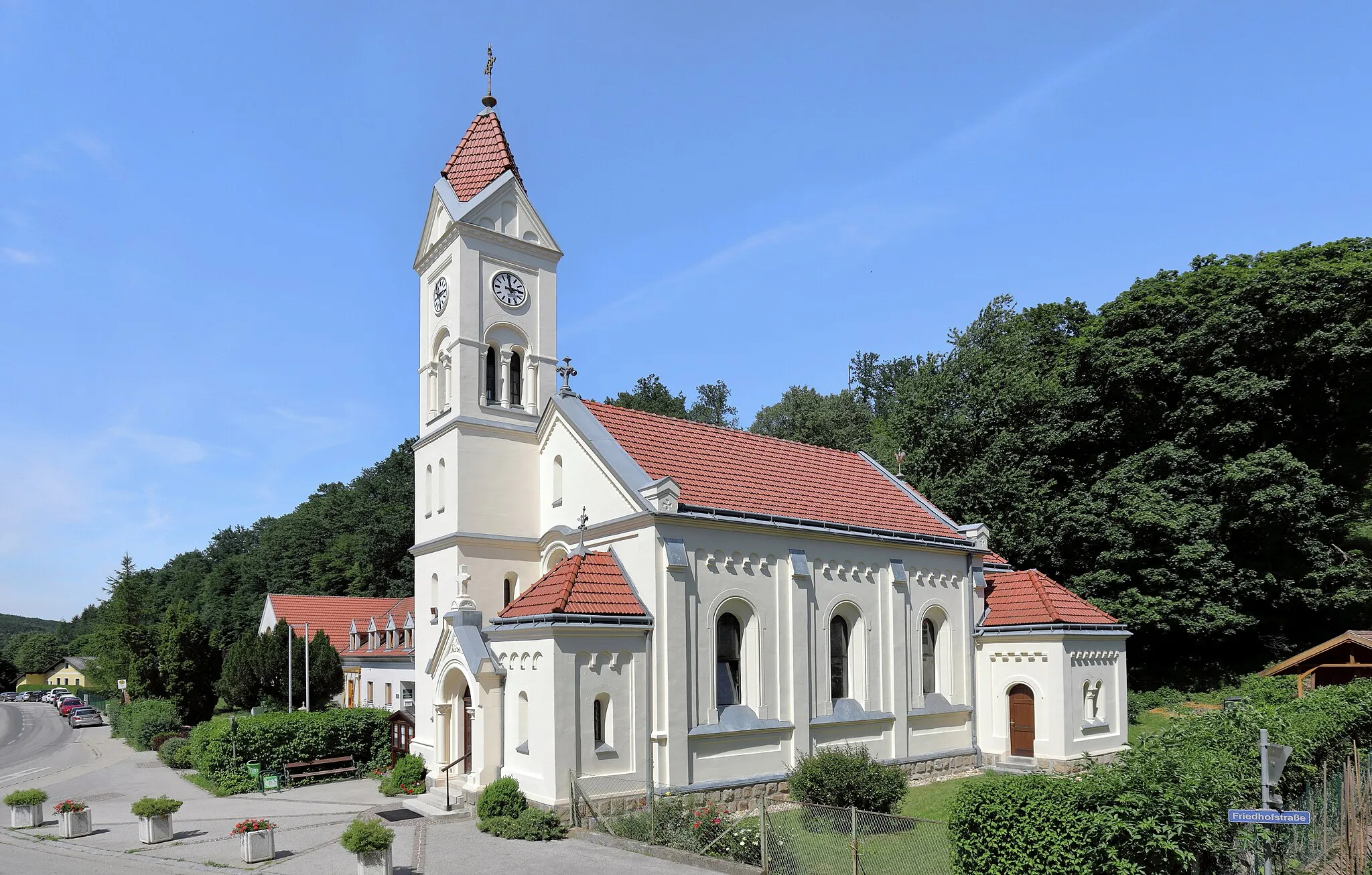 Photo showing: Parish church in Wolfsgraben, Austria.