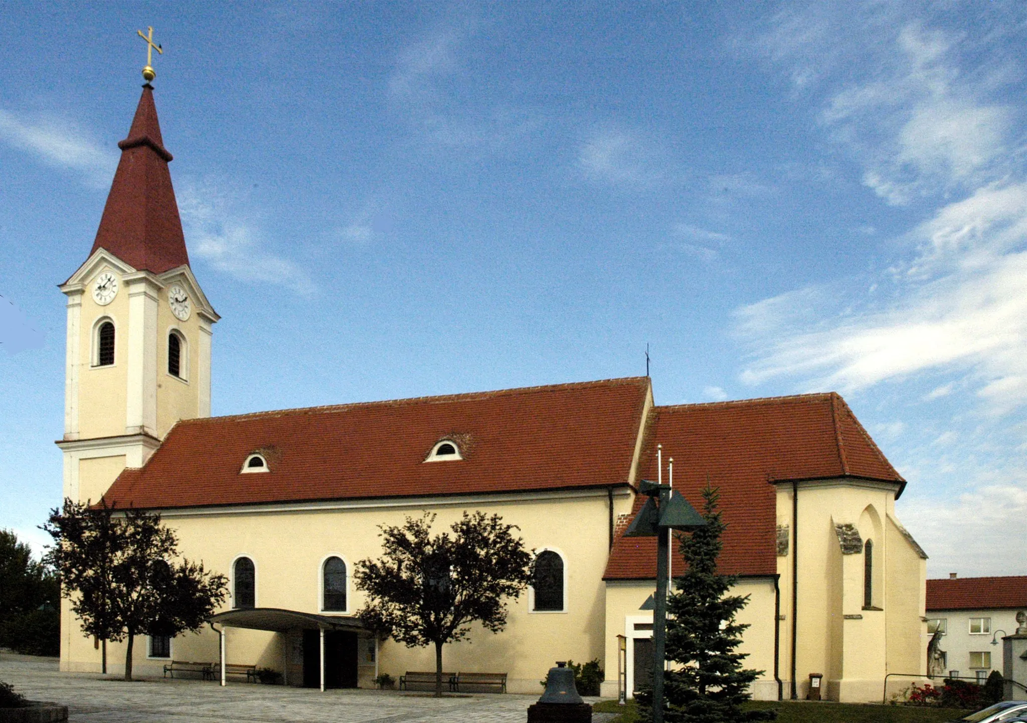 Photo showing: Pfarrkirche heilige Wolfgang und Katharina in Ziersdorf