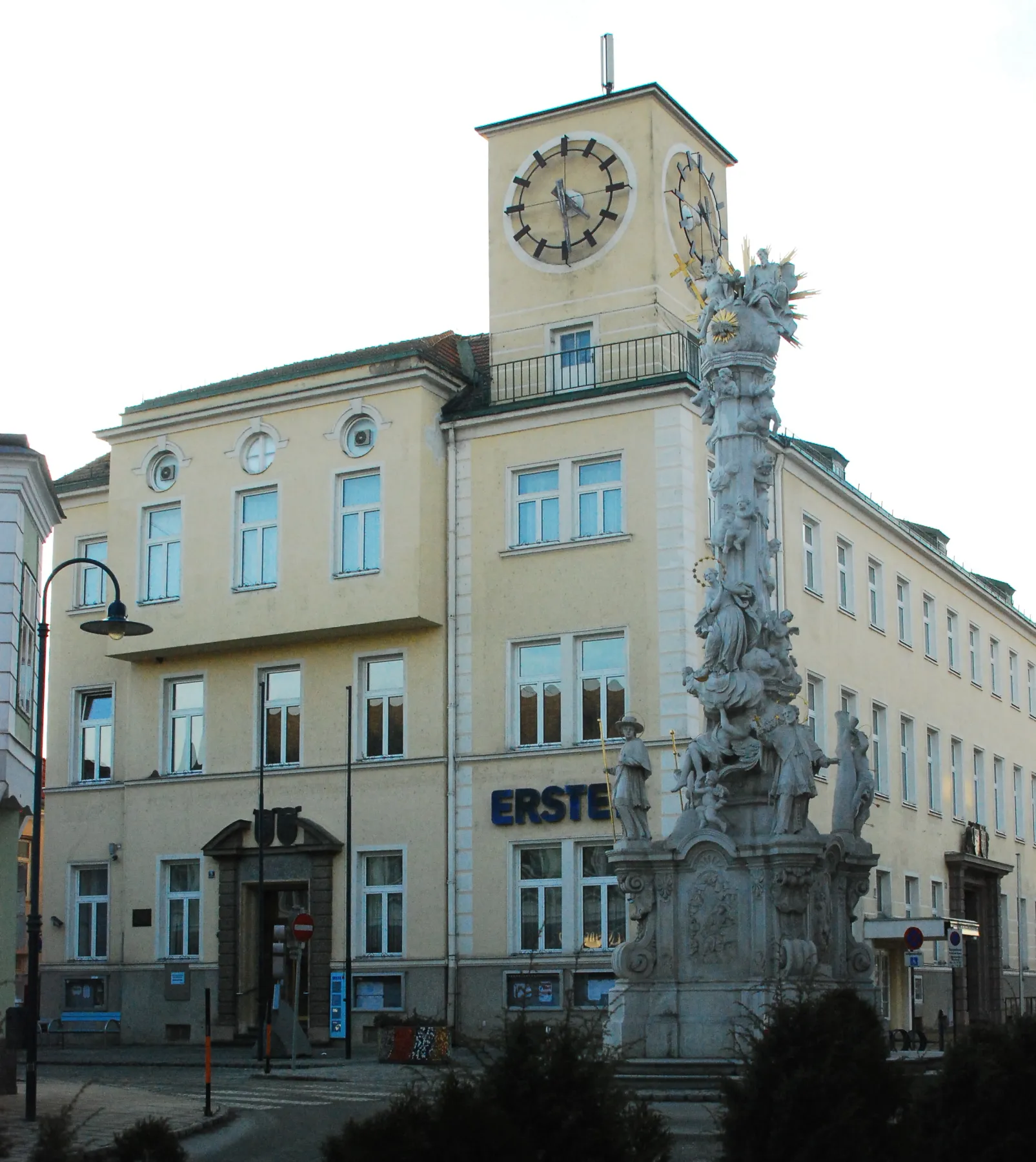 Photo showing: Rathaus von Zistersdorf in Niederösterreich