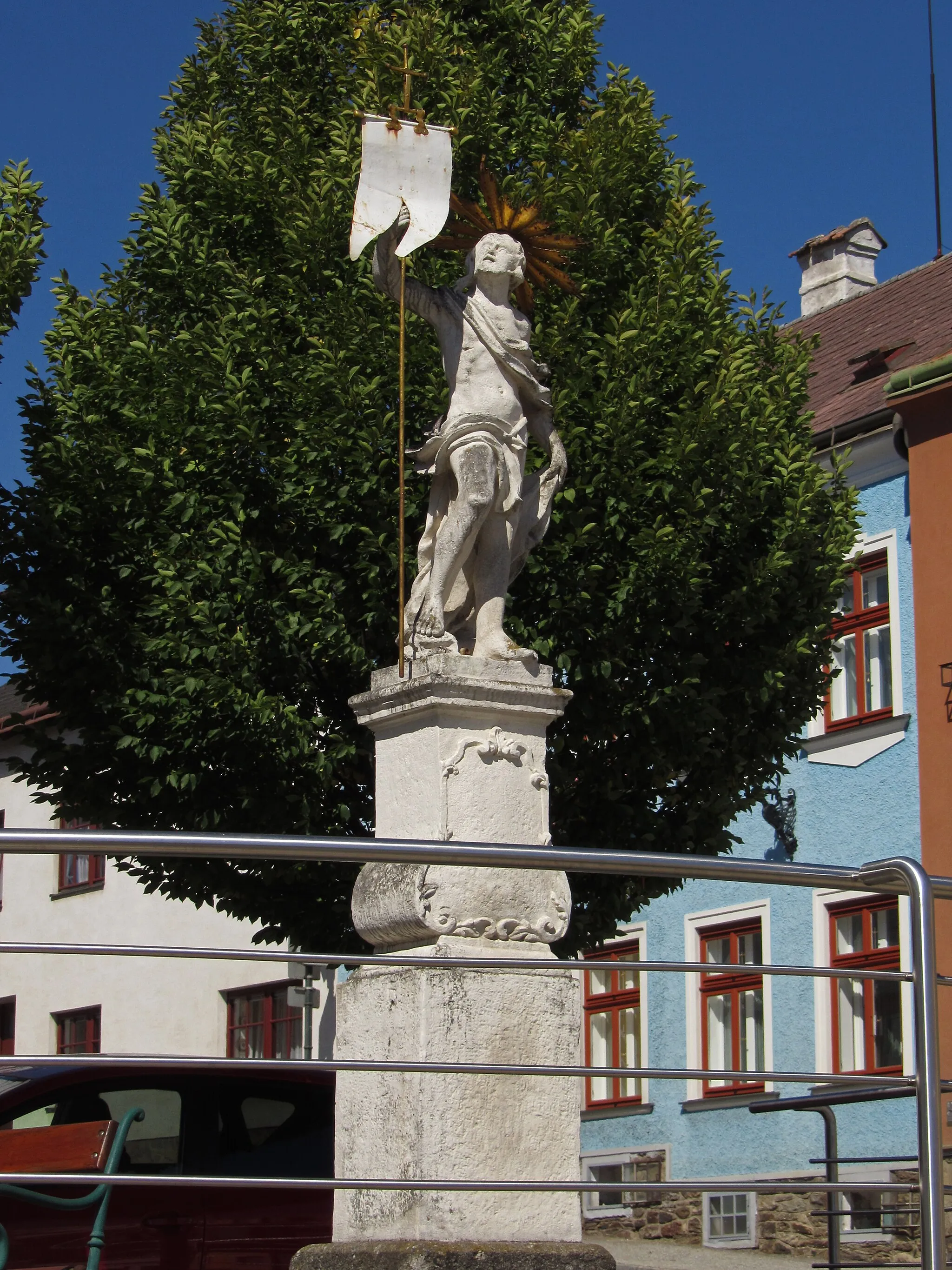 Photo showing: Barocke Sandsteinstatue des auferstandenen Jesus Christus.